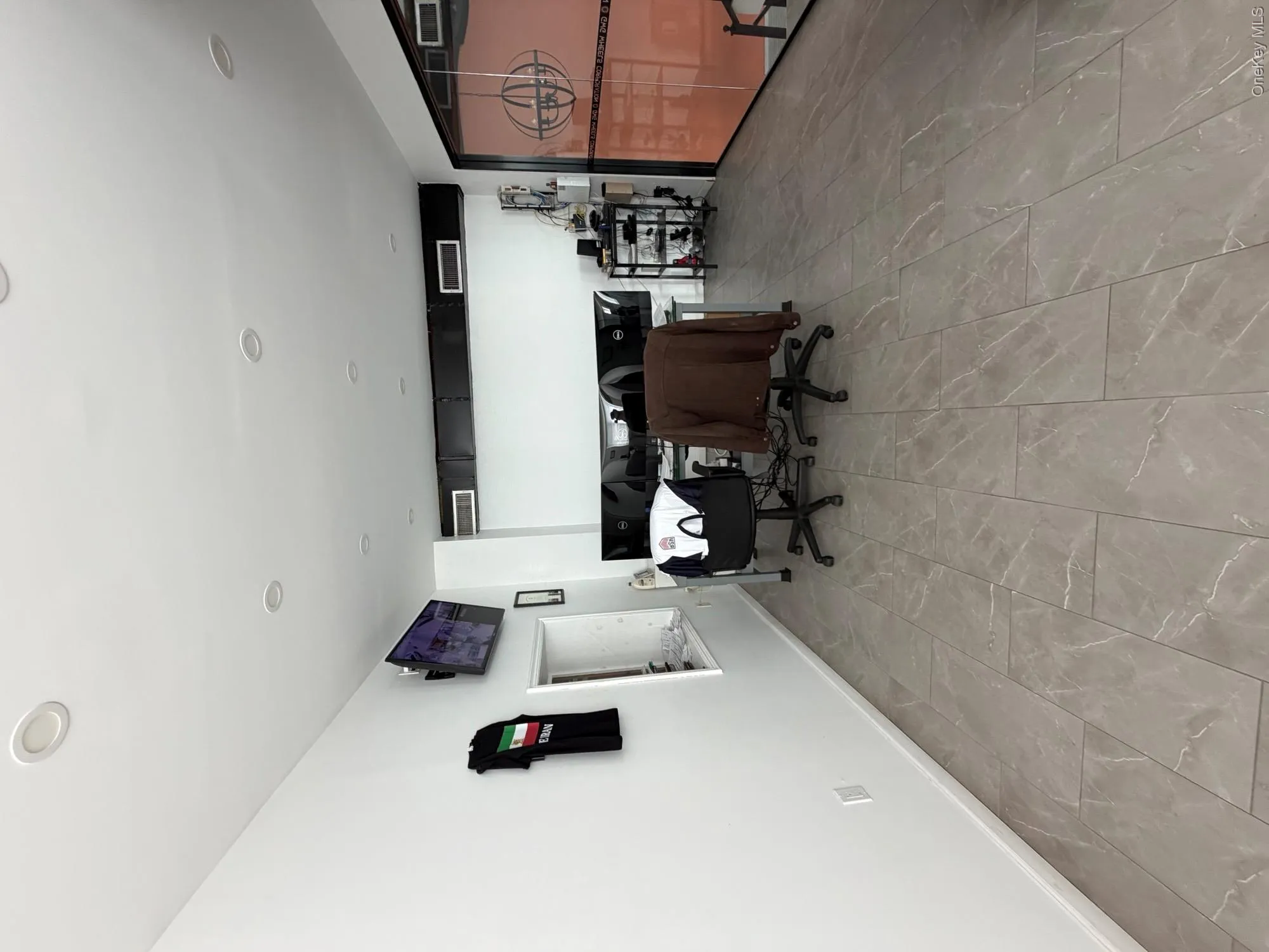 105 Lakeville Road, Hempstead, NY, ,Commercial Lease,For Rent,Lakeville,0,1027015 105 Lakeville Road, Hempstead, NY, ,Commercial Lease,For Rent,Lakeville,0,1027015