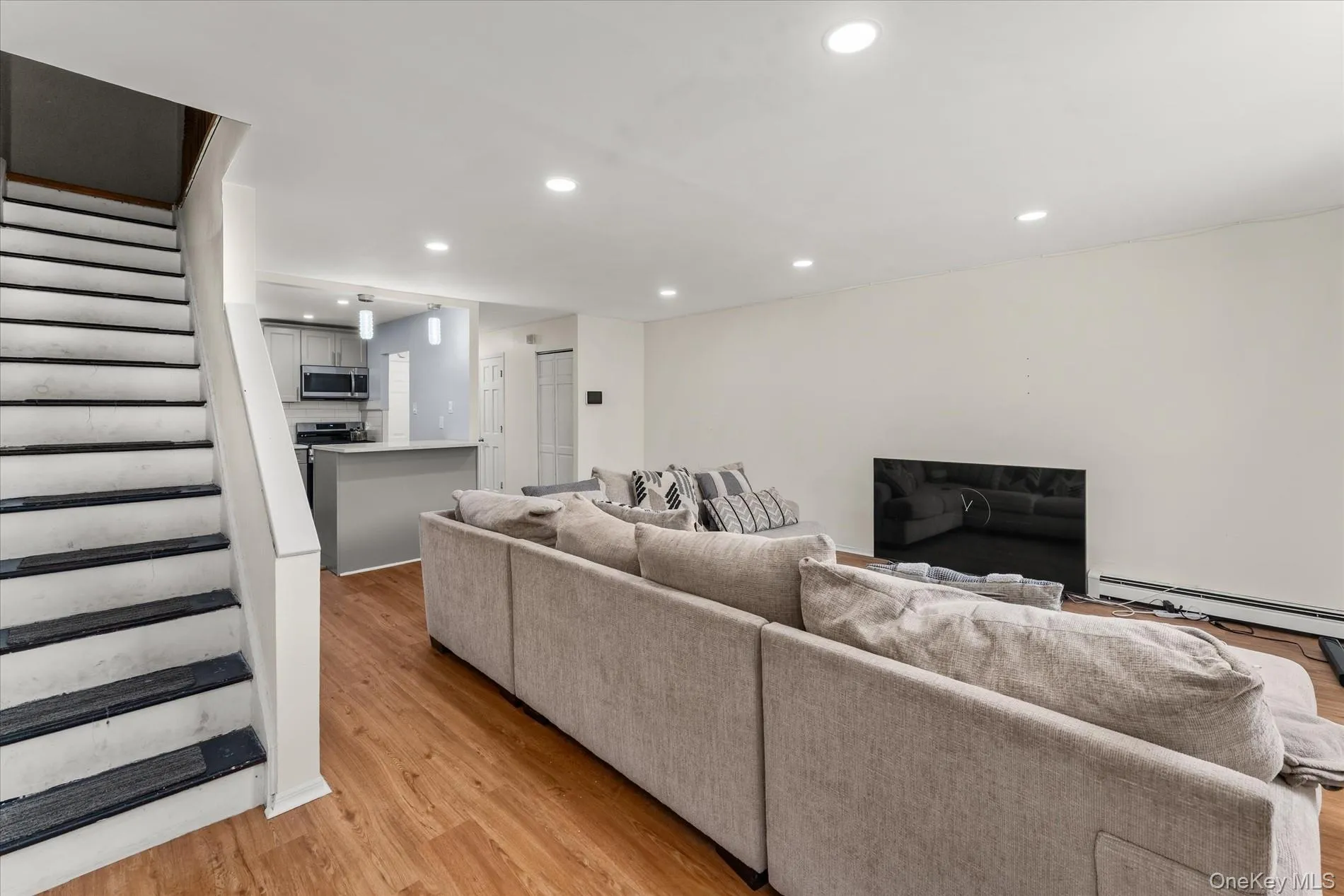 534 Warwick Street, New York, NY, 4 Bedrooms Bedrooms, 7 Rooms Rooms,3 BathroomsBathrooms,Residential,For Rent,Warwick,0,1027018 534 Warwick Street, New York, NY, 4 Bedrooms Bedrooms, 7 Rooms Rooms,3 BathroomsBathrooms,Residential,For Rent,Warwick,0,1027018