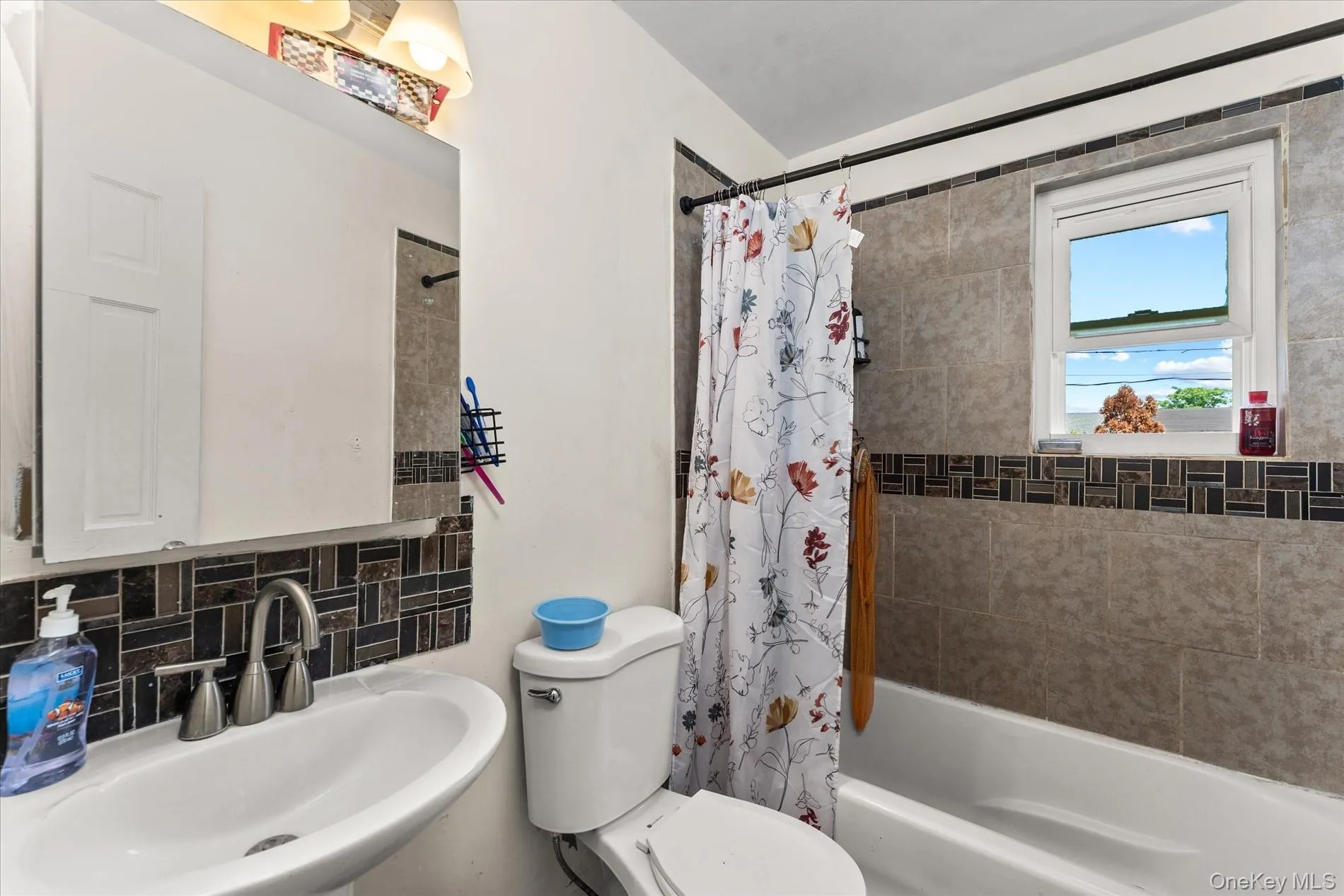 534 Warwick Street, New York, NY, 4 Bedrooms Bedrooms, 7 Rooms Rooms,3 BathroomsBathrooms,Residential,For Rent,Warwick,0,1027018 534 Warwick Street, New York, NY, 4 Bedrooms Bedrooms, 7 Rooms Rooms,3 BathroomsBathrooms,Residential,For Rent,Warwick,0,1027018