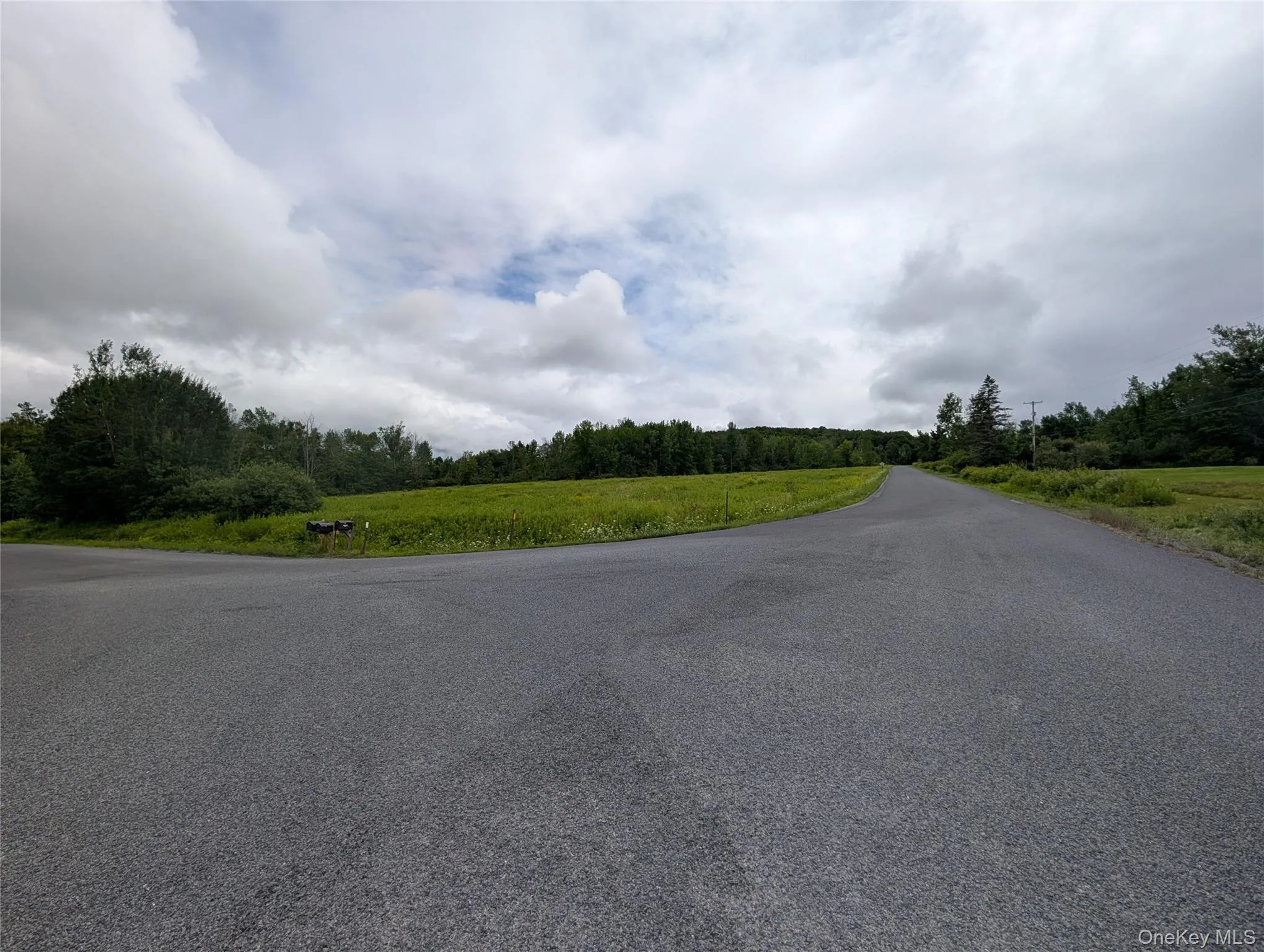 Cape Horn Rd facing E. Hubbell Hill Rd. Cape Horn Rd facing E. Hubbell Hill Rd.