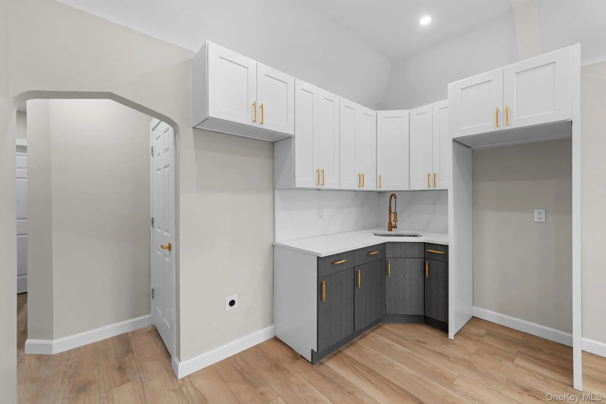 17915 134th Avenue, New York, NY, 5 Bedrooms Bedrooms, 12 Rooms Rooms,2 BathroomsBathrooms,Residential,For Rent,134th,0,1027028 17915 134th Avenue, New York, NY, 5 Bedrooms Bedrooms, 12 Rooms Rooms,2 BathroomsBathrooms,Residential,For Rent,134th,0,1027028