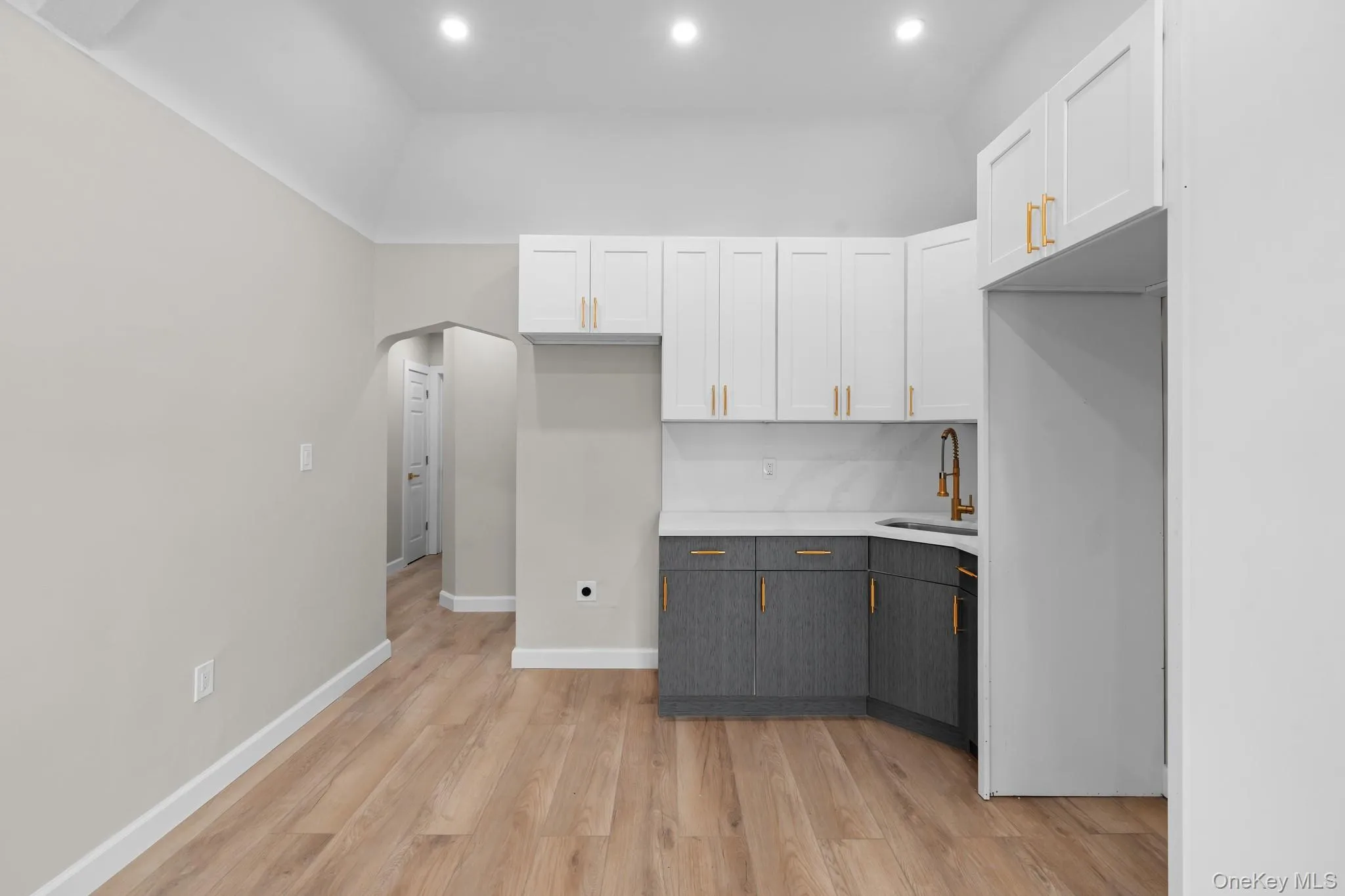 17915 134th Avenue, New York, NY, 5 Bedrooms Bedrooms, 12 Rooms Rooms,2 BathroomsBathrooms,Residential,For Rent,134th,0,1027028 17915 134th Avenue, New York, NY, 5 Bedrooms Bedrooms, 12 Rooms Rooms,2 BathroomsBathrooms,Residential,For Rent,134th,0,1027028