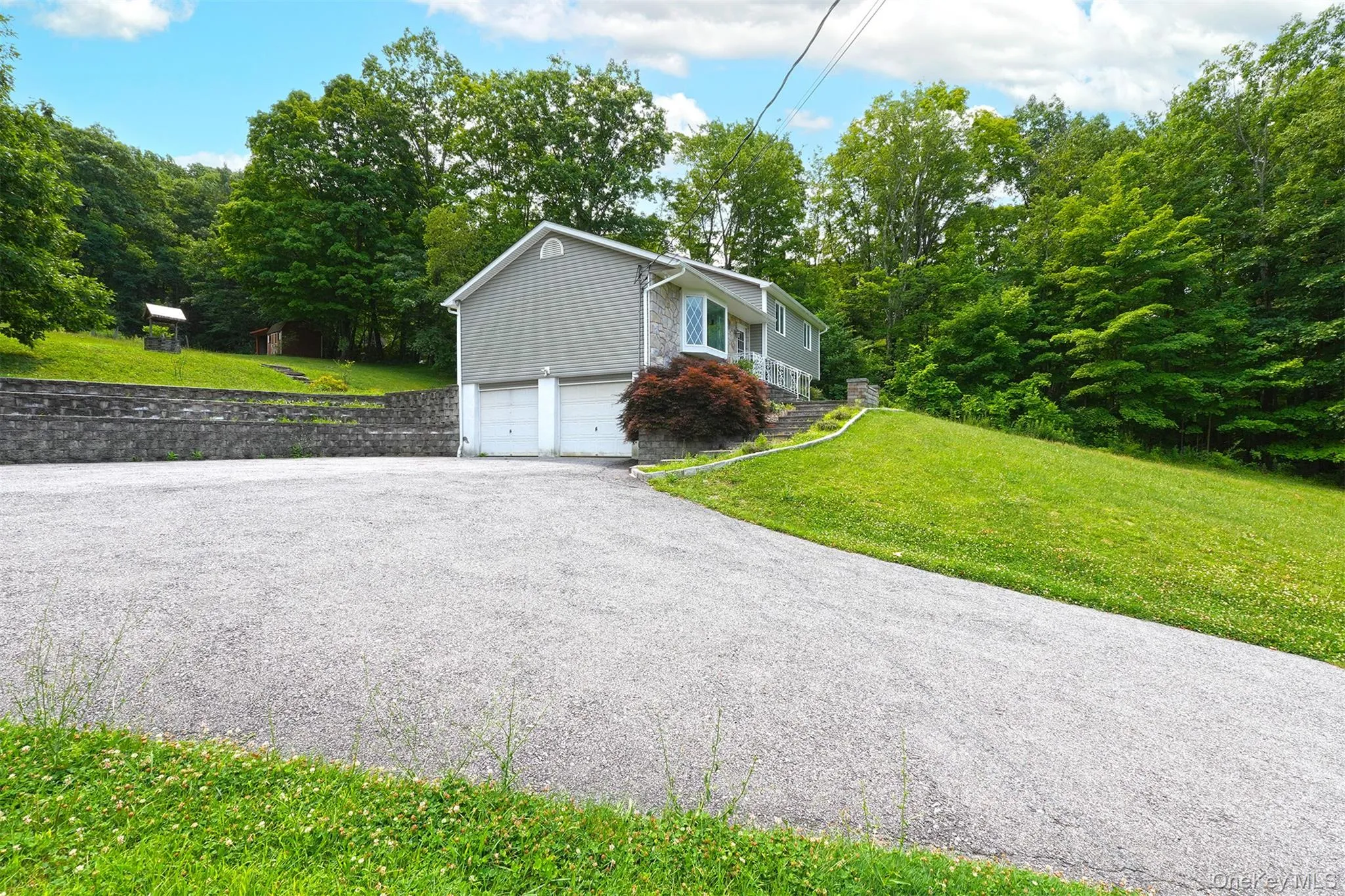 Two car garage, and room for 4-6 cars on driveway. Two car garage, and room for 4-6 cars on driveway.