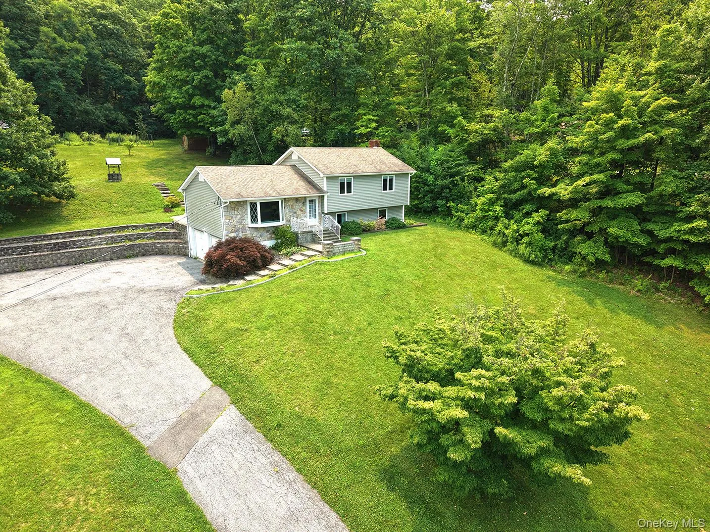 Lush grounds with mature trees provide the ideal setting. Lush grounds with mature trees provide the ideal setting.