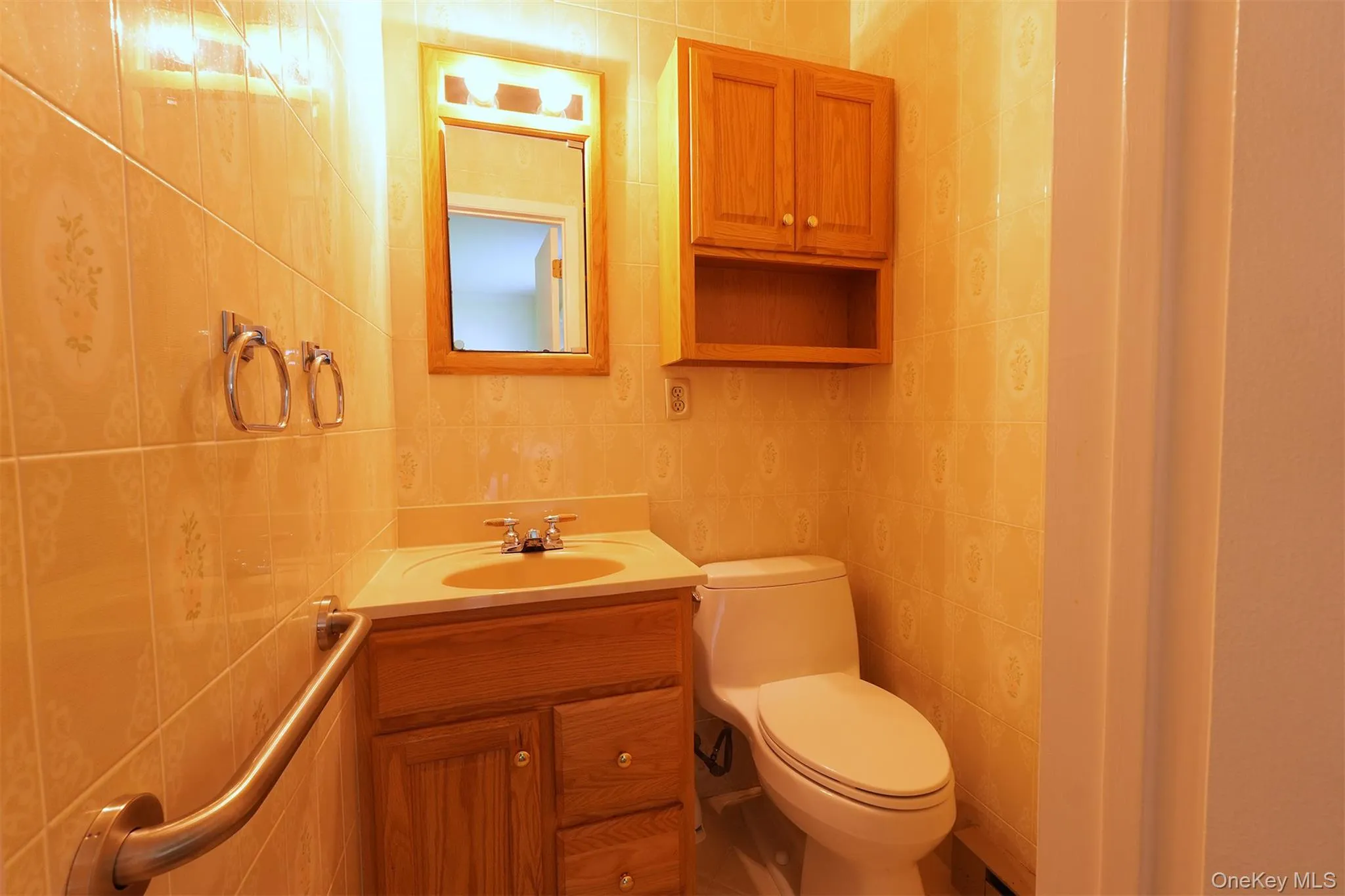 Tiled 1/Primary 1/2 Bath. Tiled 1/Primary 1/2 Bath.