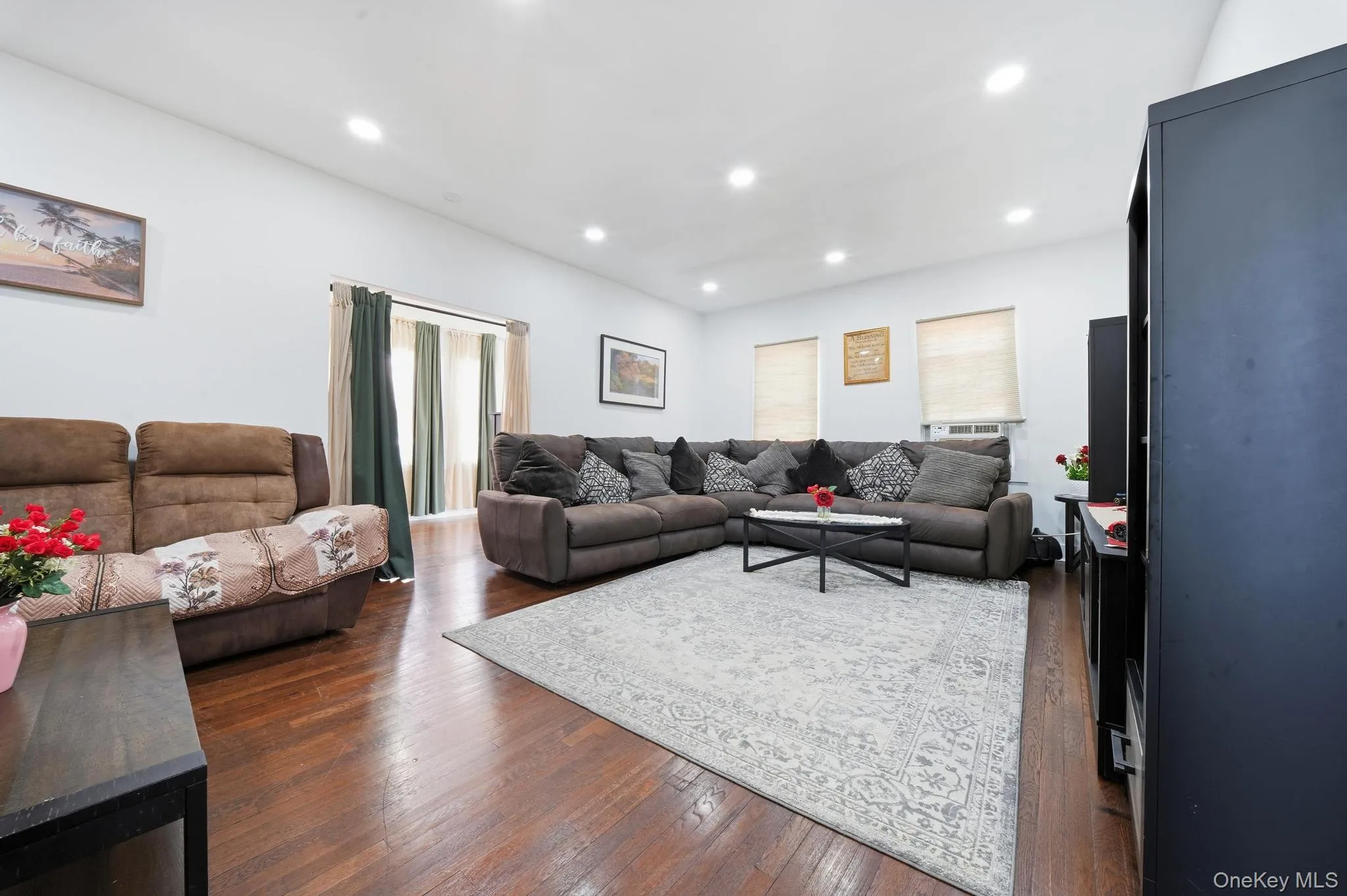 810 Wallace Avenue, Hempstead, NY, 4 Bedrooms Bedrooms, 10 Rooms Rooms,3 BathroomsBathrooms,Residential,For Rent,Wallace,0,1027035 810 Wallace Avenue, Hempstead, NY, 4 Bedrooms Bedrooms, 10 Rooms Rooms,3 BathroomsBathrooms,Residential,For Rent,Wallace,0,1027035