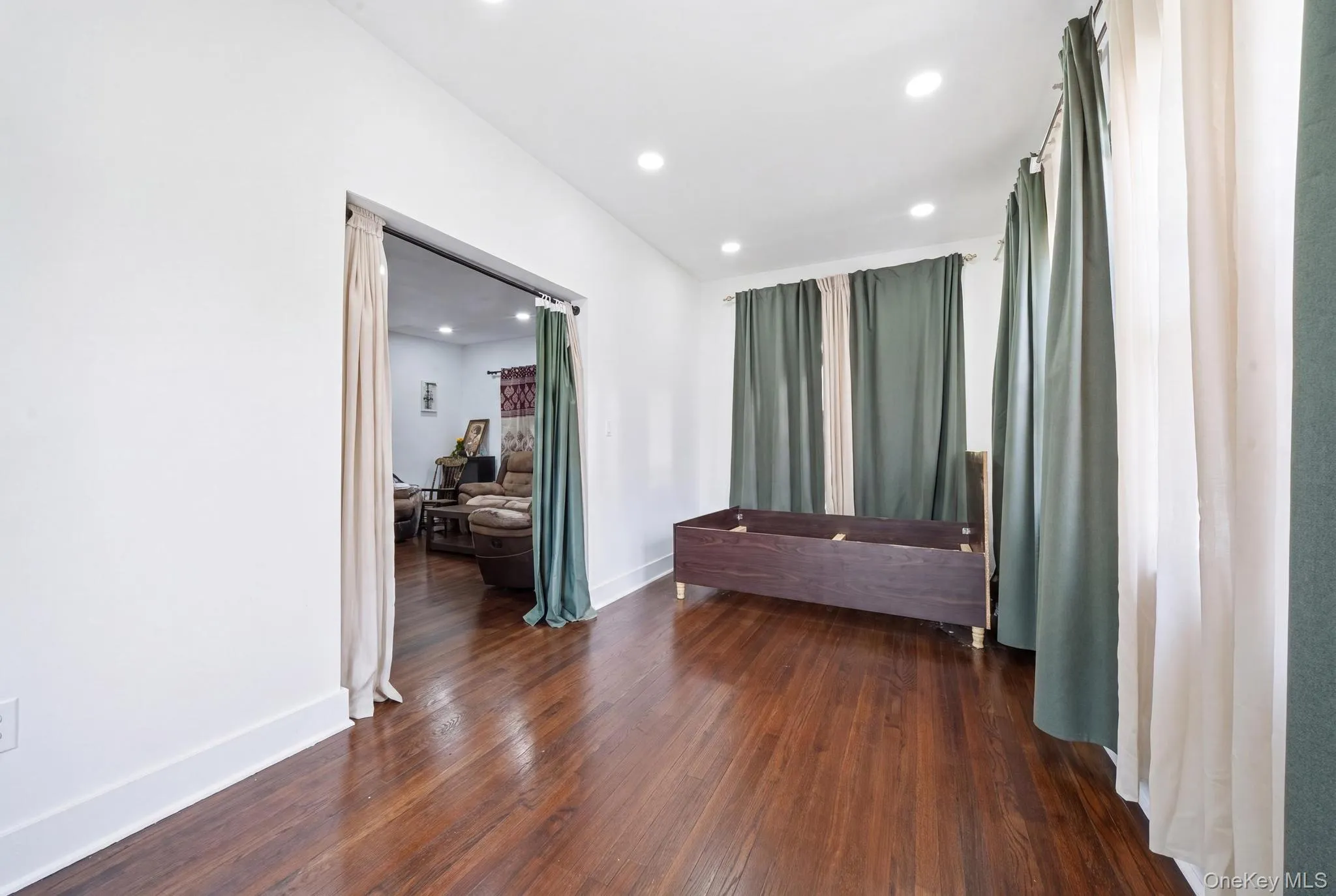 810 Wallace Avenue, Hempstead, NY, 4 Bedrooms Bedrooms, 10 Rooms Rooms,3 BathroomsBathrooms,Residential,For Rent,Wallace,0,1027035 810 Wallace Avenue, Hempstead, NY, 4 Bedrooms Bedrooms, 10 Rooms Rooms,3 BathroomsBathrooms,Residential,For Rent,Wallace,0,1027035