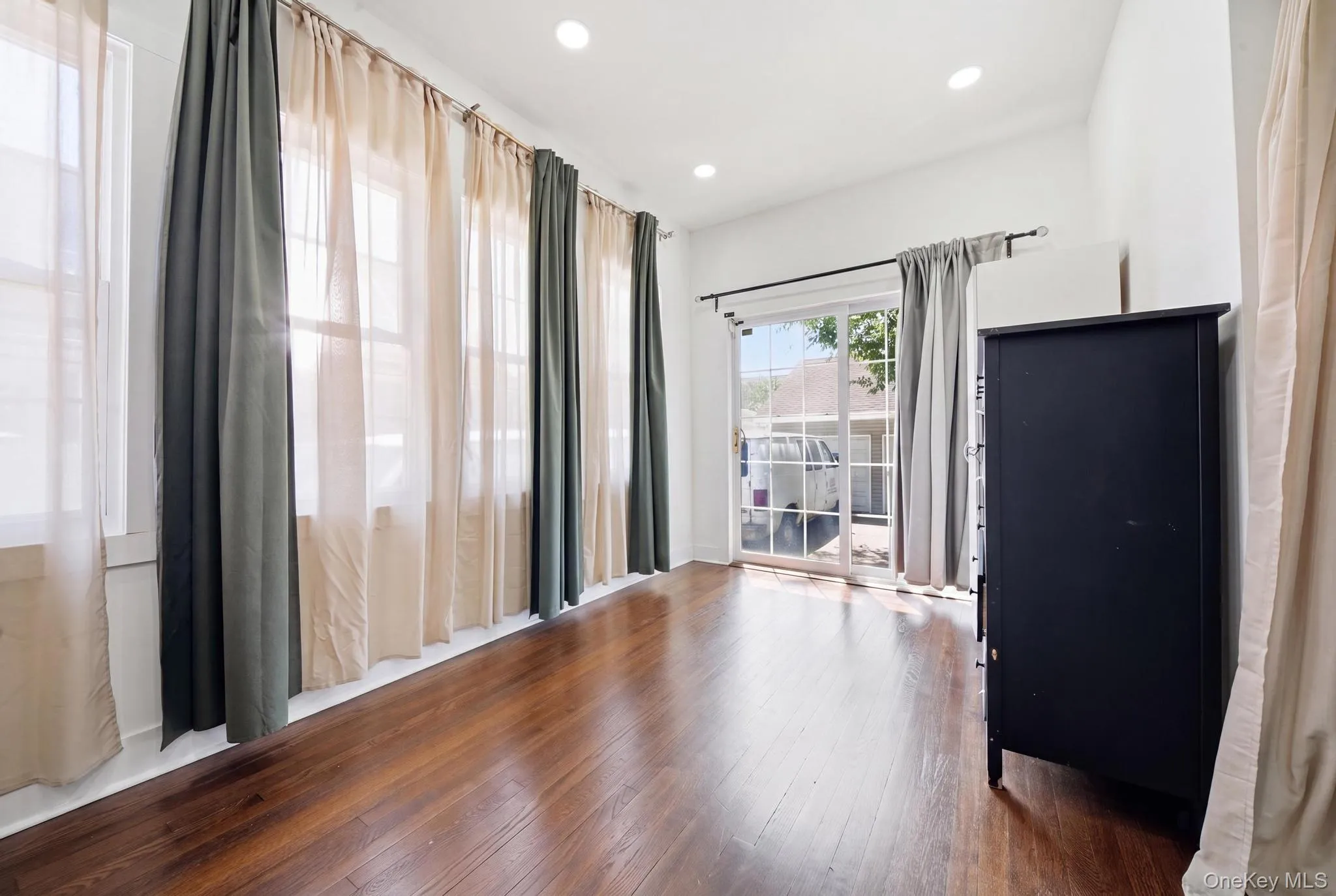 810 Wallace Avenue, Hempstead, NY, 4 Bedrooms Bedrooms, 10 Rooms Rooms,3 BathroomsBathrooms,Residential,For Rent,Wallace,0,1027035 810 Wallace Avenue, Hempstead, NY, 4 Bedrooms Bedrooms, 10 Rooms Rooms,3 BathroomsBathrooms,Residential,For Rent,Wallace,0,1027035