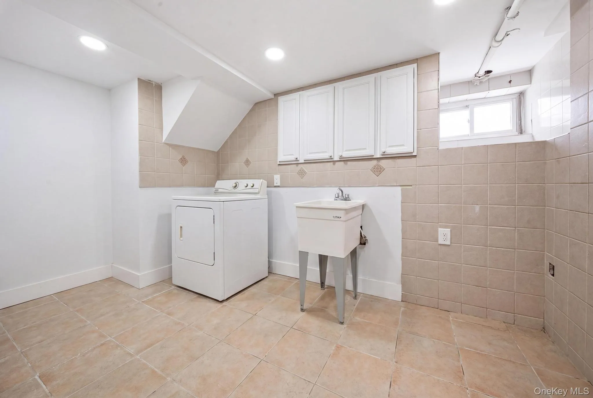 810 Wallace Avenue, Hempstead, NY, 4 Bedrooms Bedrooms, 10 Rooms Rooms,3 BathroomsBathrooms,Residential,For Rent,Wallace,0,1027035 810 Wallace Avenue, Hempstead, NY, 4 Bedrooms Bedrooms, 10 Rooms Rooms,3 BathroomsBathrooms,Residential,For Rent,Wallace,0,1027035