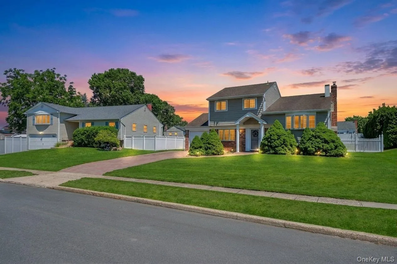 12 Sagebrush Lane, Smithtown, NY, 4 Bedrooms Bedrooms, 8 Rooms Rooms,1 BathroomBathrooms,Residential,For Rent,Sagebrush,0,1027037 12 Sagebrush Lane, Smithtown, NY, 4 Bedrooms Bedrooms, 8 Rooms Rooms,1 BathroomBathrooms,Residential,For Rent,Sagebrush,0,1027037