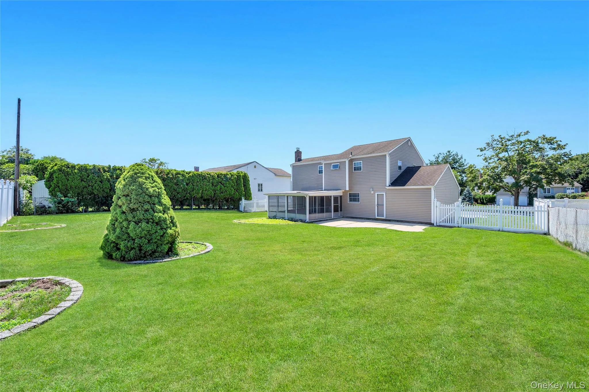 12 Sagebrush Lane, Smithtown, NY, 4 Bedrooms Bedrooms, 8 Rooms Rooms,1 BathroomBathrooms,Residential,For Rent,Sagebrush,0,1027037 12 Sagebrush Lane, Smithtown, NY, 4 Bedrooms Bedrooms, 8 Rooms Rooms,1 BathroomBathrooms,Residential,For Rent,Sagebrush,0,1027037