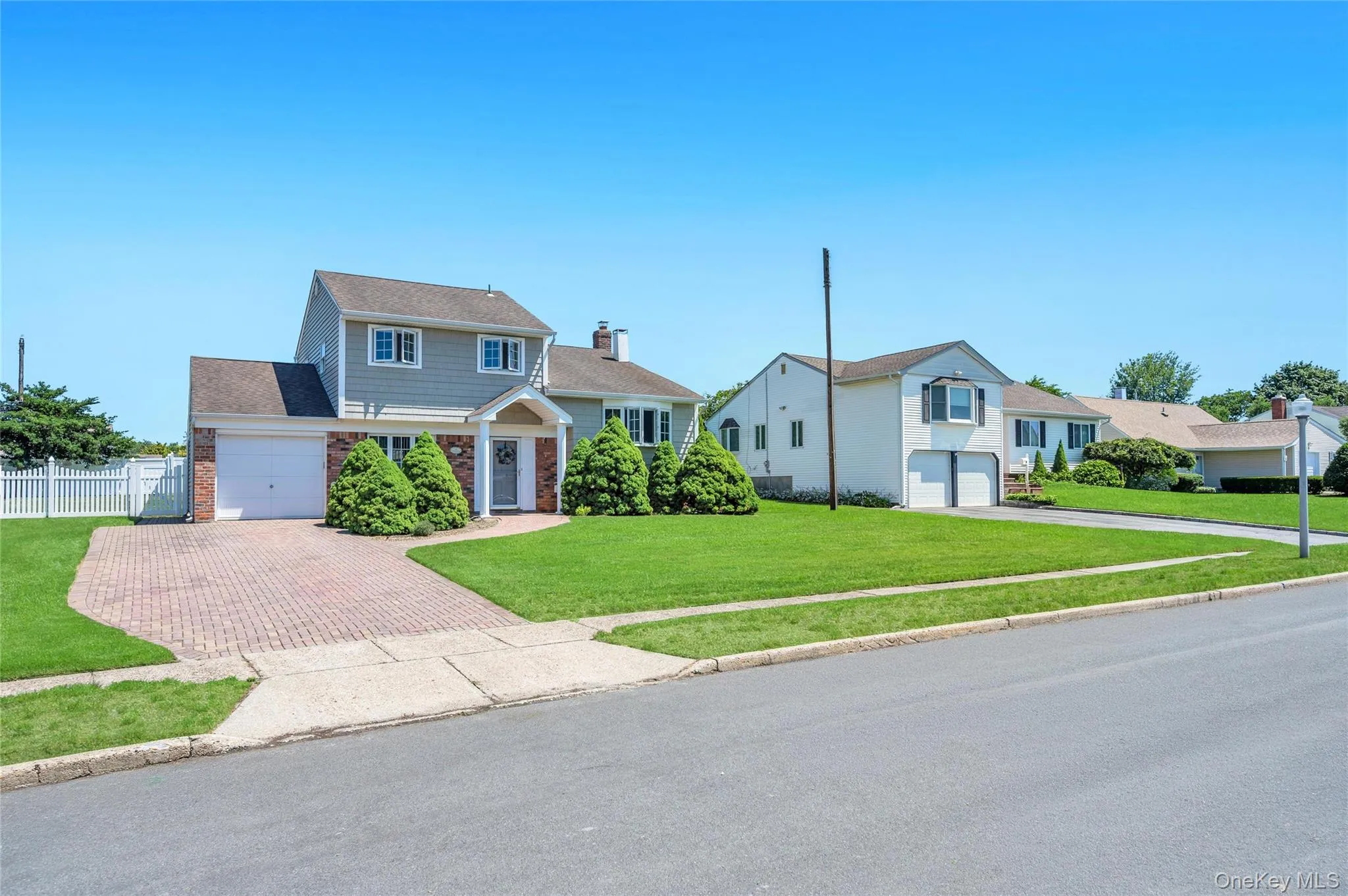 12 Sagebrush Lane, Smithtown, NY, 4 Bedrooms Bedrooms, 8 Rooms Rooms,1 BathroomBathrooms,Residential,For Rent,Sagebrush,0,1027037 12 Sagebrush Lane, Smithtown, NY, 4 Bedrooms Bedrooms, 8 Rooms Rooms,1 BathroomBathrooms,Residential,For Rent,Sagebrush,0,1027037
