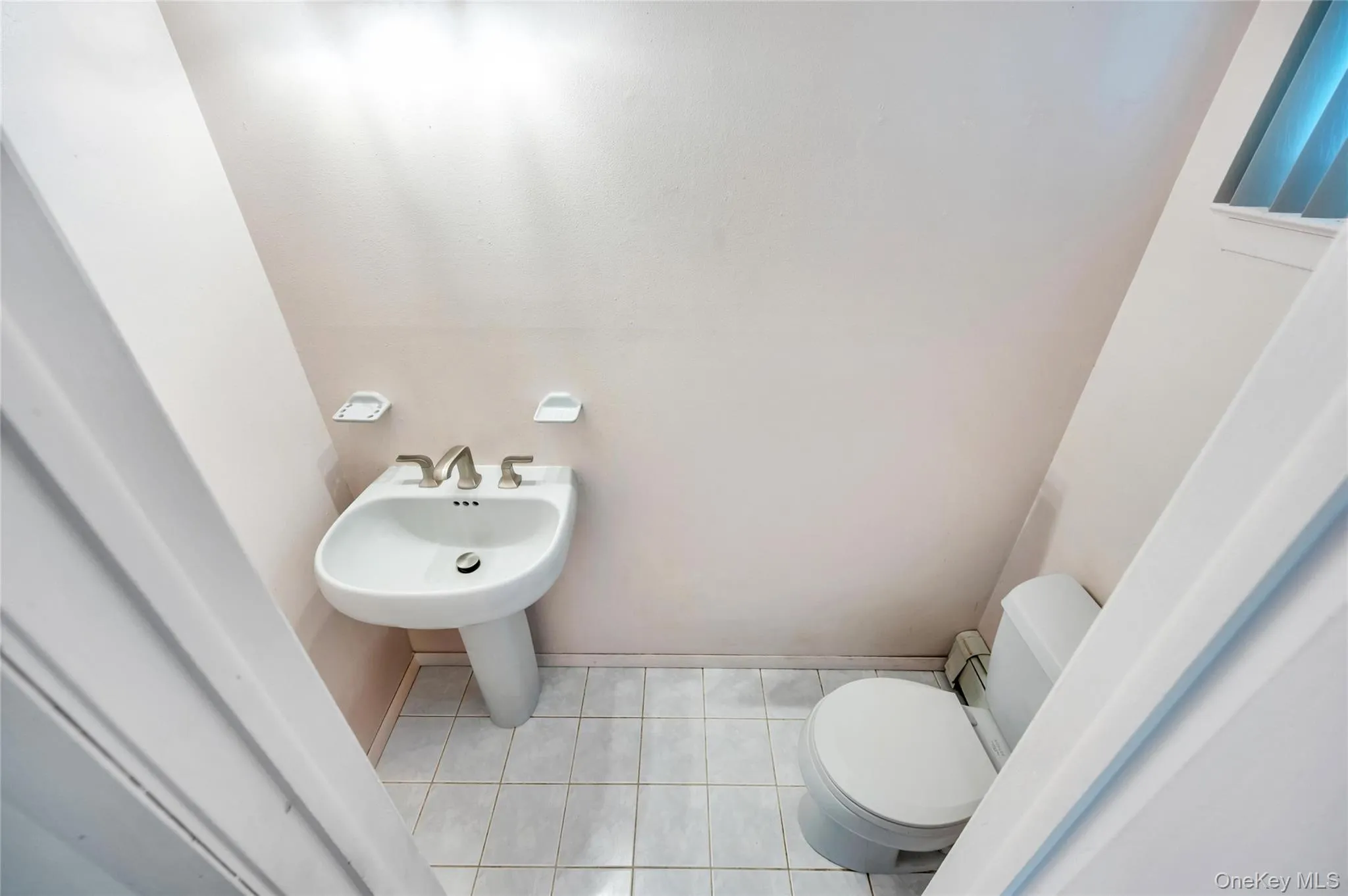 12 Sagebrush Lane, Smithtown, NY, 4 Bedrooms Bedrooms, 8 Rooms Rooms,1 BathroomBathrooms,Residential,For Rent,Sagebrush,0,1027037 12 Sagebrush Lane, Smithtown, NY, 4 Bedrooms Bedrooms, 8 Rooms Rooms,1 BathroomBathrooms,Residential,For Rent,Sagebrush,0,1027037