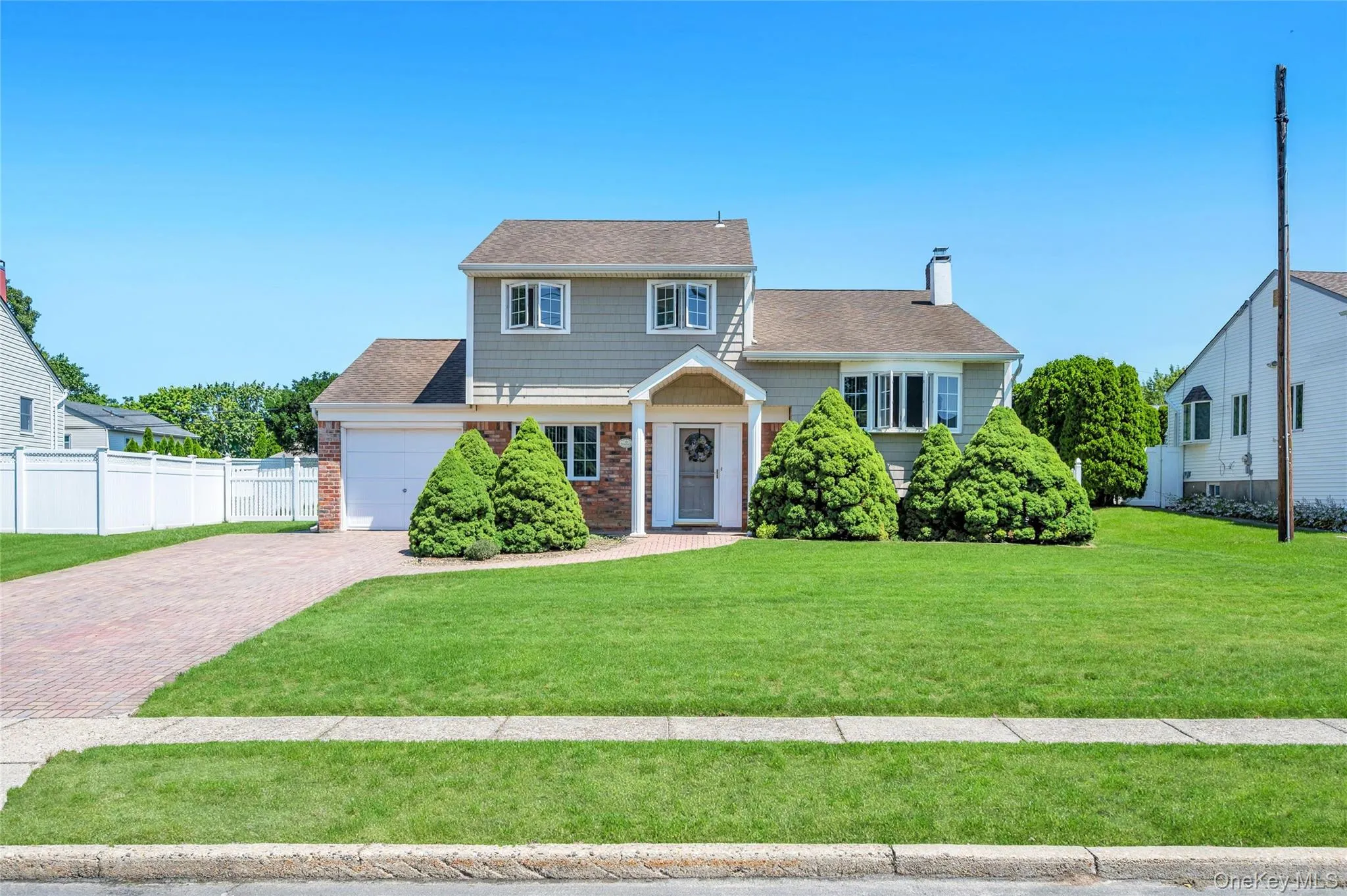 12 Sagebrush Lane, Smithtown, NY, 4 Bedrooms Bedrooms, 8 Rooms Rooms,1 BathroomBathrooms,Residential,For Rent,Sagebrush,0,1027037 12 Sagebrush Lane, Smithtown, NY, 4 Bedrooms Bedrooms, 8 Rooms Rooms,1 BathroomBathrooms,Residential,For Rent,Sagebrush,0,1027037