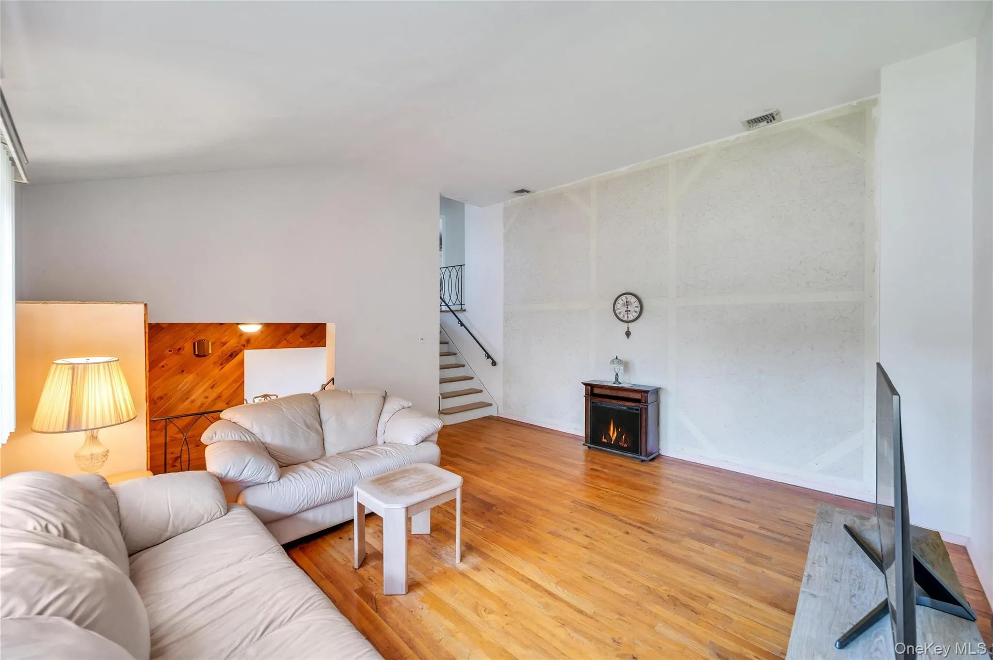 12 Sagebrush Lane, Smithtown, NY, 4 Bedrooms Bedrooms, 8 Rooms Rooms,1 BathroomBathrooms,Residential,For Rent,Sagebrush,0,1027037 12 Sagebrush Lane, Smithtown, NY, 4 Bedrooms Bedrooms, 8 Rooms Rooms,1 BathroomBathrooms,Residential,For Rent,Sagebrush,0,1027037