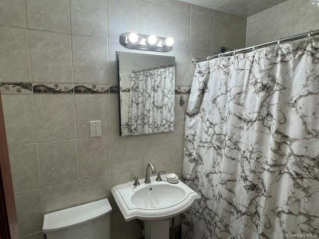 24-17 78th Street, New York, NY, 2 Bedrooms Bedrooms, 5 Rooms Rooms,1 BathroomBathrooms,Residential Lease,For Rent,78th,0,1027040 24-17 78th Street, New York, NY, 2 Bedrooms Bedrooms, 5 Rooms Rooms,1 BathroomBathrooms,Residential Lease,For Rent,78th,0,1027040