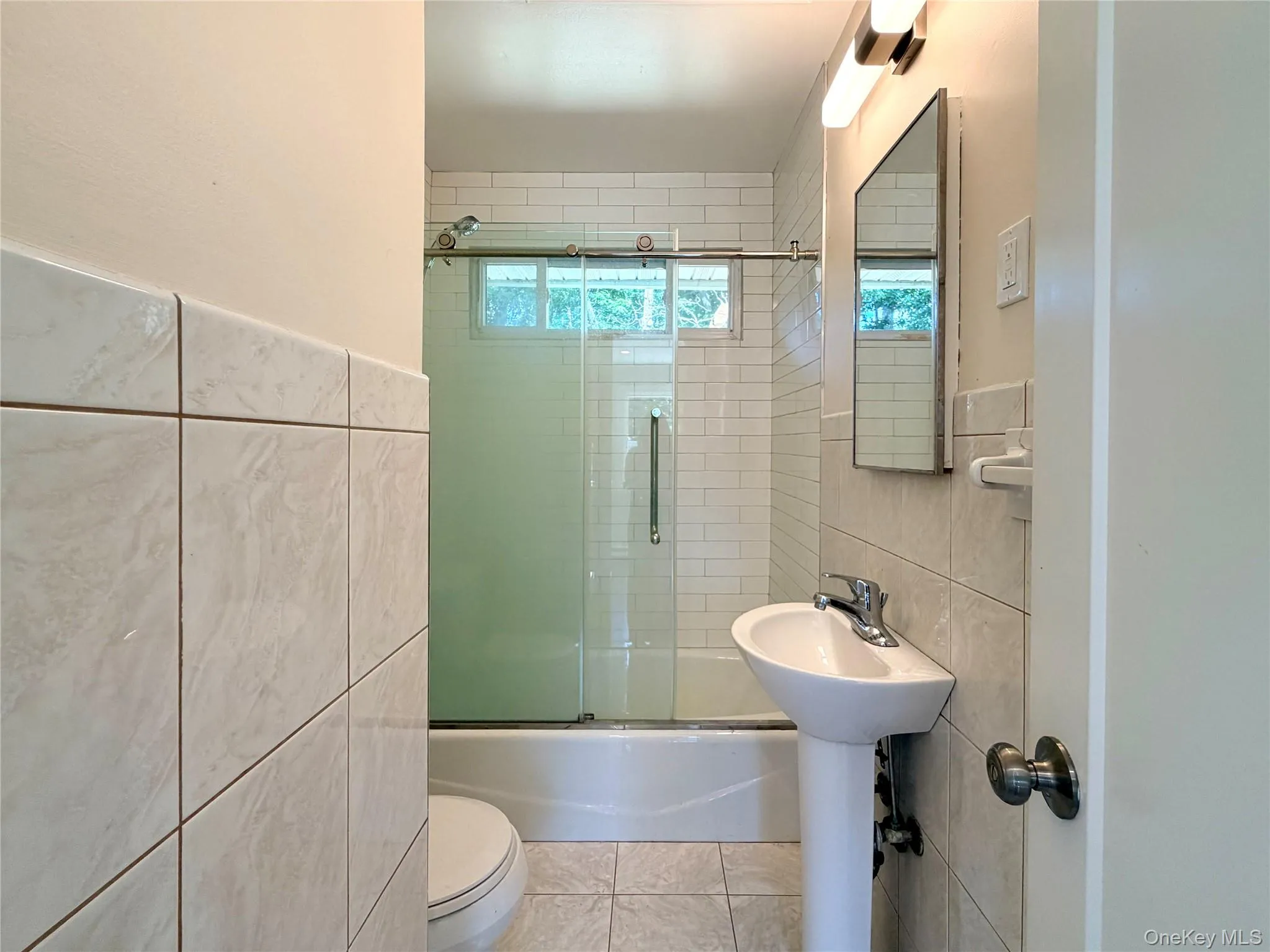 40 Hampton Street, Southampton, NY, 1 Bedroom Bedrooms, 4 Rooms Rooms,1 BathroomBathrooms,Residential Lease,For Rent,Hampton,0,1027059 40 Hampton Street, Southampton, NY, 1 Bedroom Bedrooms, 4 Rooms Rooms,1 BathroomBathrooms,Residential Lease,For Rent,Hampton,0,1027059