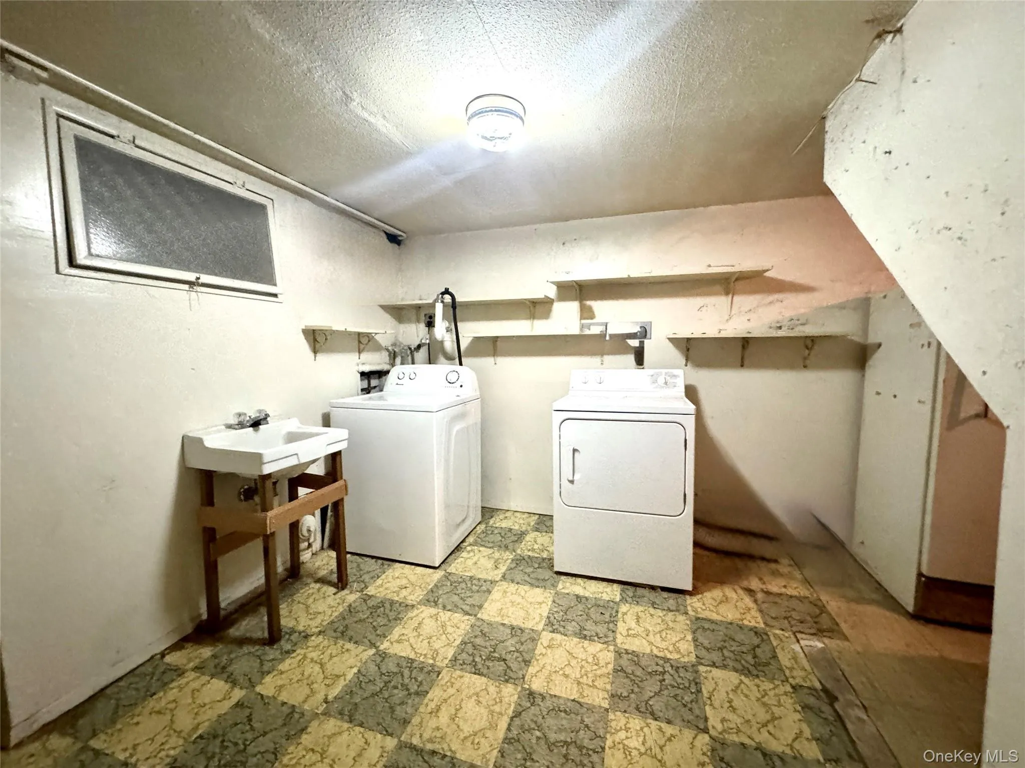 28 Euclid Avenue, Huntington, NY, 3 Bedrooms Bedrooms, 6 Rooms Rooms,2 BathroomsBathrooms,Residential,For Rent,Euclid,0,1027062 28 Euclid Avenue, Huntington, NY, 3 Bedrooms Bedrooms, 6 Rooms Rooms,2 BathroomsBathrooms,Residential,For Rent,Euclid,0,1027062