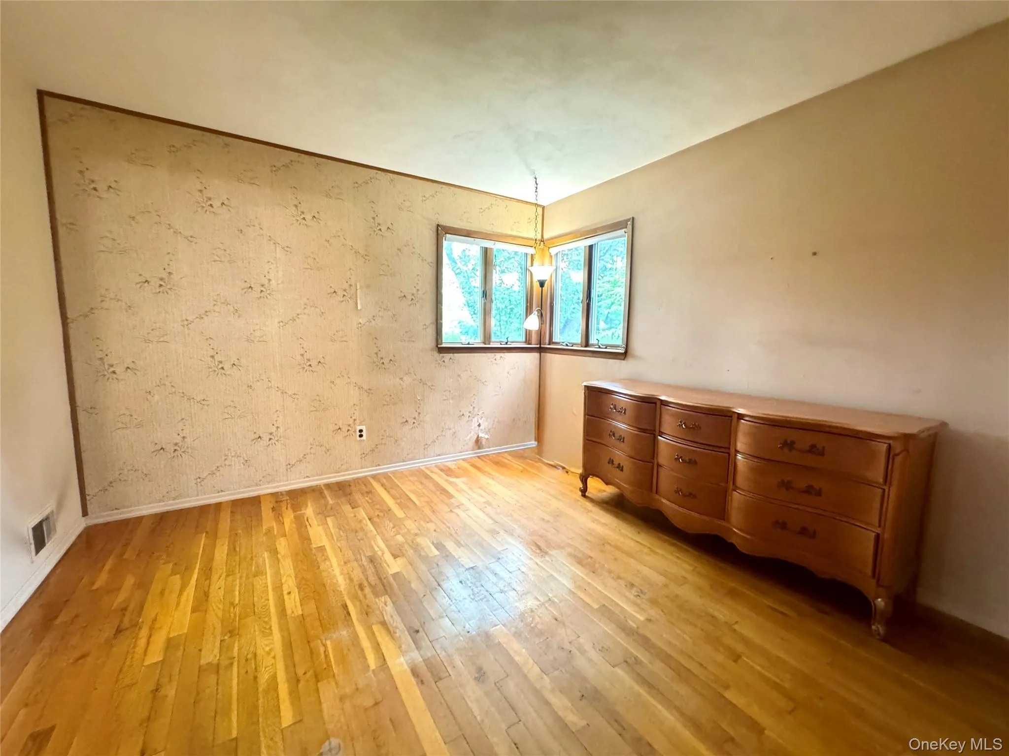 28 Euclid Avenue, Huntington, NY, 3 Bedrooms Bedrooms, 6 Rooms Rooms,2 BathroomsBathrooms,Residential,For Rent,Euclid,0,1027062 28 Euclid Avenue, Huntington, NY, 3 Bedrooms Bedrooms, 6 Rooms Rooms,2 BathroomsBathrooms,Residential,For Rent,Euclid,0,1027062