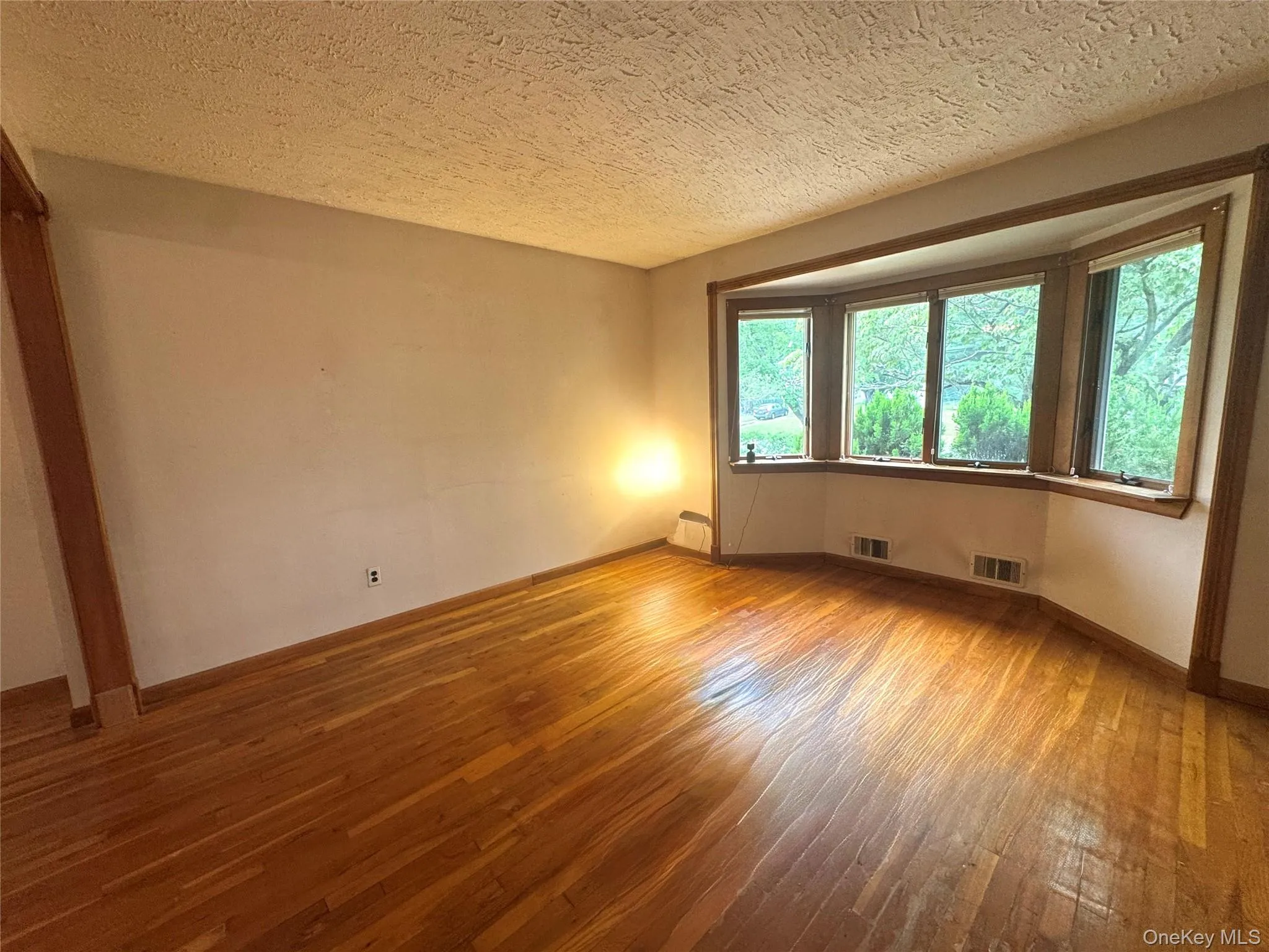 28 Euclid Avenue, Huntington, NY, 3 Bedrooms Bedrooms, 6 Rooms Rooms,2 BathroomsBathrooms,Residential,For Rent,Euclid,0,1027062 28 Euclid Avenue, Huntington, NY, 3 Bedrooms Bedrooms, 6 Rooms Rooms,2 BathroomsBathrooms,Residential,For Rent,Euclid,0,1027062