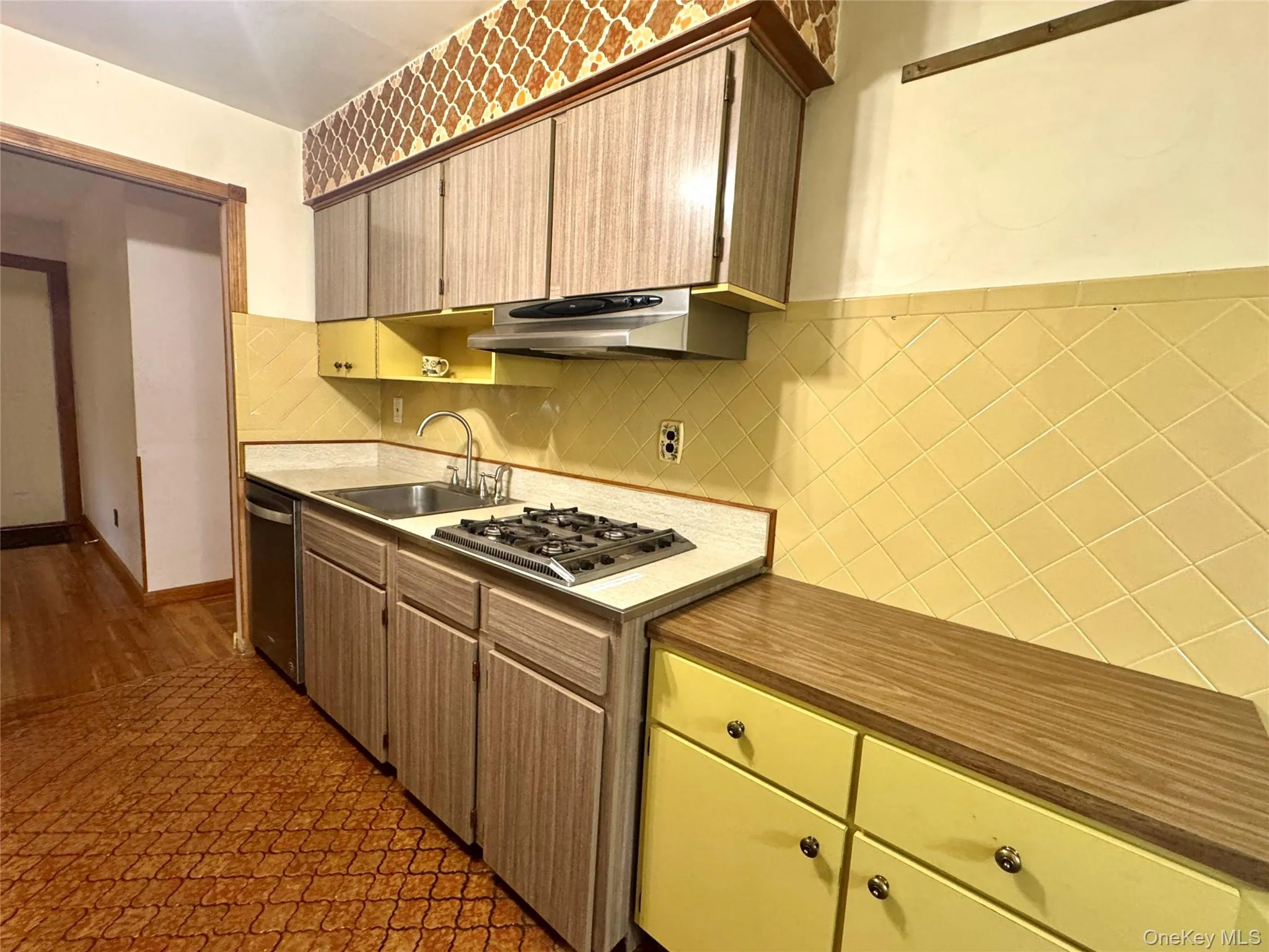 28 Euclid Avenue, Huntington, NY, 3 Bedrooms Bedrooms, 6 Rooms Rooms,2 BathroomsBathrooms,Residential,For Rent,Euclid,0,1027062 28 Euclid Avenue, Huntington, NY, 3 Bedrooms Bedrooms, 6 Rooms Rooms,2 BathroomsBathrooms,Residential,For Rent,Euclid,0,1027062