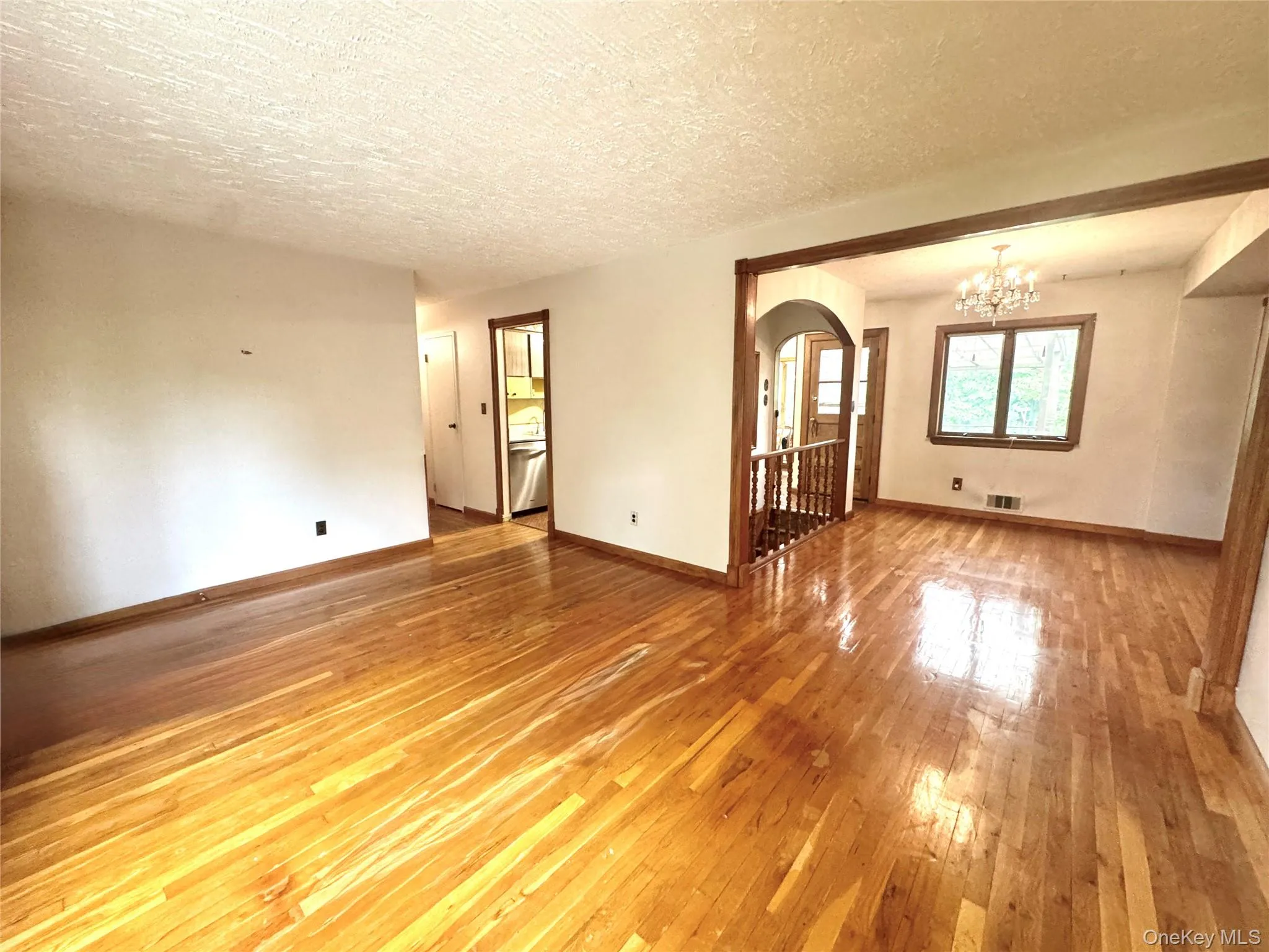 28 Euclid Avenue, Huntington, NY, 3 Bedrooms Bedrooms, 6 Rooms Rooms,2 BathroomsBathrooms,Residential,For Rent,Euclid,0,1027062 28 Euclid Avenue, Huntington, NY, 3 Bedrooms Bedrooms, 6 Rooms Rooms,2 BathroomsBathrooms,Residential,For Rent,Euclid,0,1027062