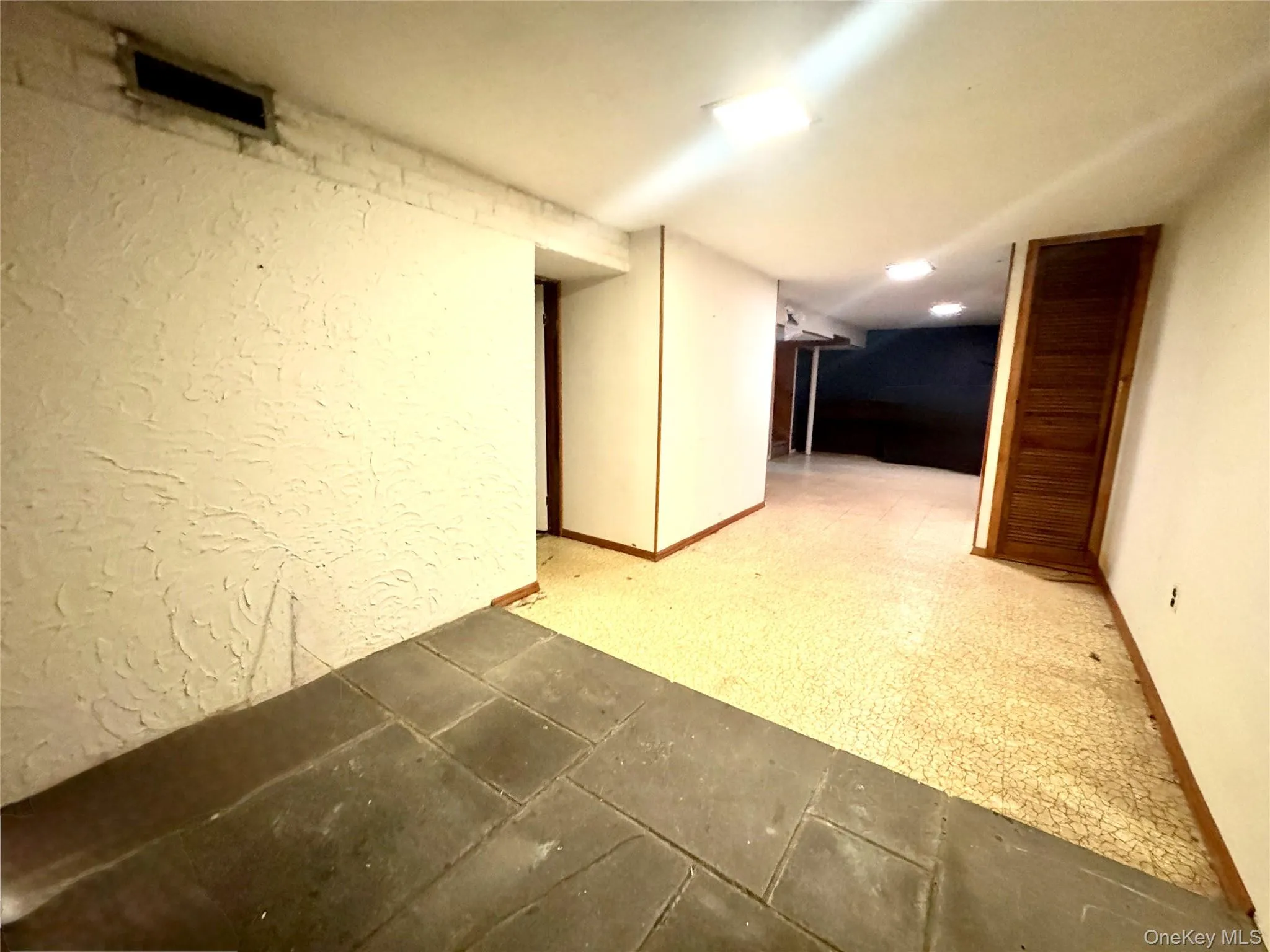 28 Euclid Avenue, Huntington, NY, 3 Bedrooms Bedrooms, 6 Rooms Rooms,2 BathroomsBathrooms,Residential,For Rent,Euclid,0,1027062 28 Euclid Avenue, Huntington, NY, 3 Bedrooms Bedrooms, 6 Rooms Rooms,2 BathroomsBathrooms,Residential,For Rent,Euclid,0,1027062