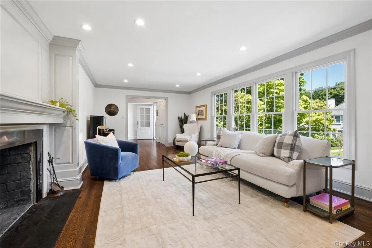 8 Lyons Place, Mamaroneck, NY, 4 Bedrooms Bedrooms, 8 Rooms Rooms,3 BathroomsBathrooms,Residential,For Rent,Lyons,0,1027067 8 Lyons Place, Mamaroneck, NY, 4 Bedrooms Bedrooms, 8 Rooms Rooms,3 BathroomsBathrooms,Residential,For Rent,Lyons,0,1027067
