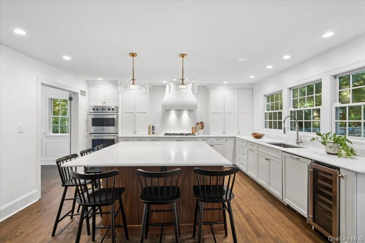 8 Lyons Place, Mamaroneck, NY, 4 Bedrooms Bedrooms, 8 Rooms Rooms,3 BathroomsBathrooms,Residential,For Rent,Lyons,0,1027067 8 Lyons Place, Mamaroneck, NY, 4 Bedrooms Bedrooms, 8 Rooms Rooms,3 BathroomsBathrooms,Residential,For Rent,Lyons,0,1027067
