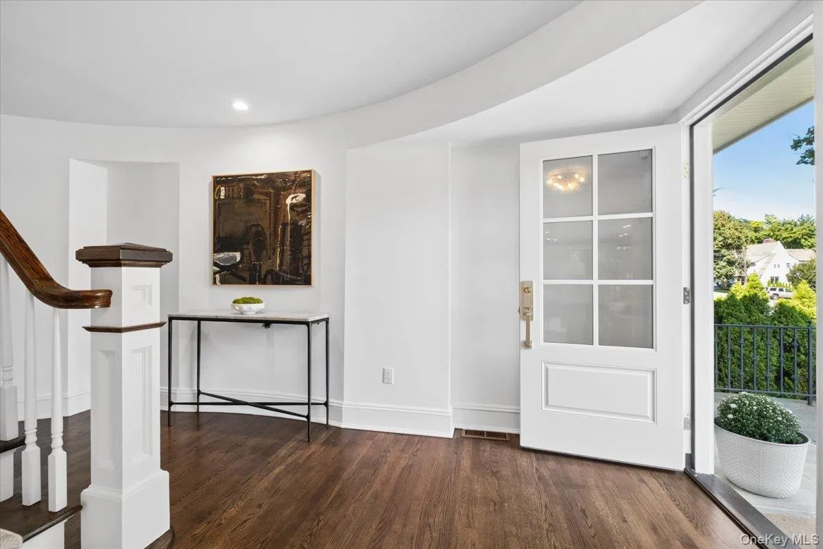 8 Lyons Place, Mamaroneck, NY, 4 Bedrooms Bedrooms, 8 Rooms Rooms,3 BathroomsBathrooms,Residential,For Rent,Lyons,0,1027067 8 Lyons Place, Mamaroneck, NY, 4 Bedrooms Bedrooms, 8 Rooms Rooms,3 BathroomsBathrooms,Residential,For Rent,Lyons,0,1027067