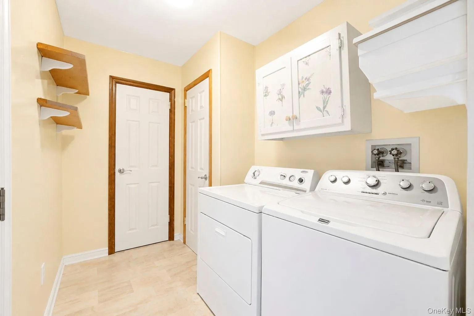 35 Sanford Street, Huntington, NY, 4 Bedrooms Bedrooms, 8 Rooms Rooms,2 BathroomsBathrooms,Residential,For Rent,Sanford,0,1027068 35 Sanford Street, Huntington, NY, 4 Bedrooms Bedrooms, 8 Rooms Rooms,2 BathroomsBathrooms,Residential,For Rent,Sanford,0,1027068