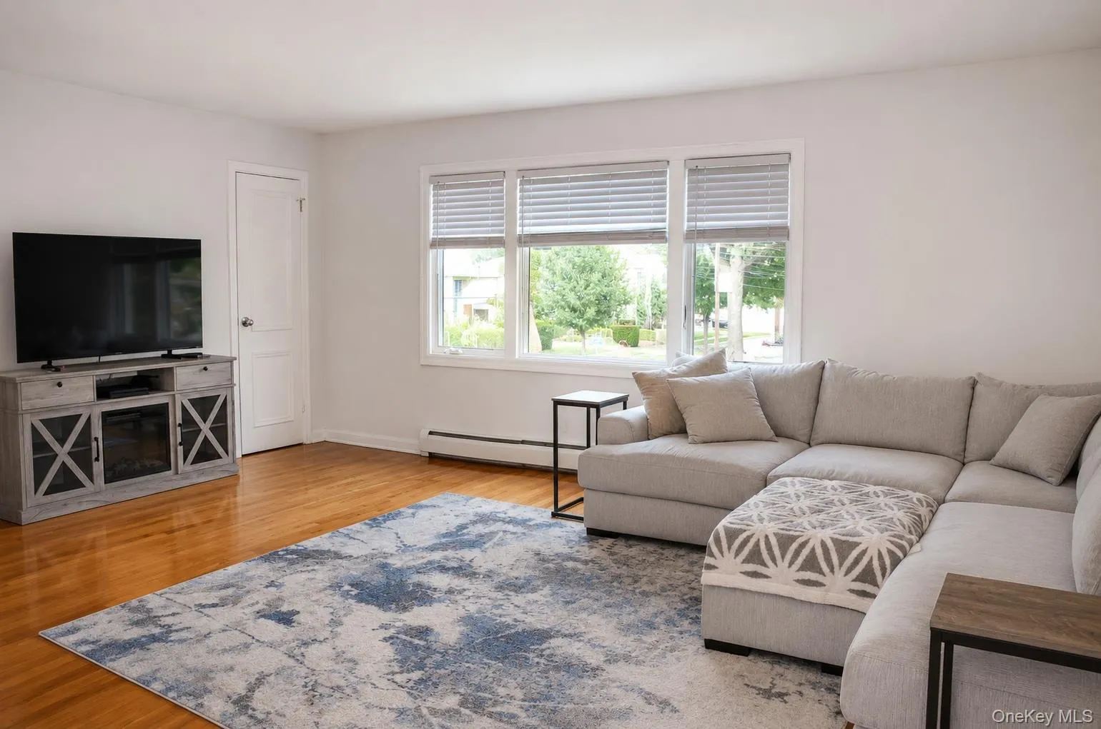 71 Grand Street, North Hempstead, NY, 2 Bedrooms Bedrooms, 5 Rooms Rooms,1 BathroomBathrooms,Residential Lease,For Rent,Grand,0,1027070 71 Grand Street, North Hempstead, NY, 2 Bedrooms Bedrooms, 5 Rooms Rooms,1 BathroomBathrooms,Residential Lease,For Rent,Grand,0,1027070