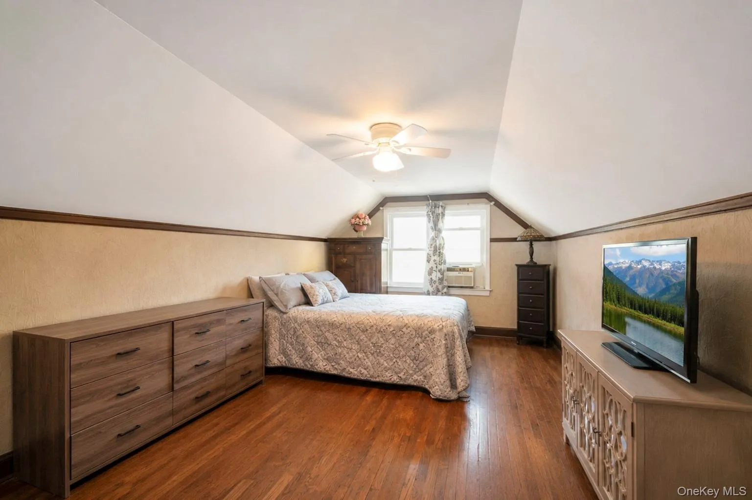 506 Greengrove Avenue, Hempstead, NY, 4 Bedrooms Bedrooms, 9 Rooms Rooms,3 BathroomsBathrooms,Residential,For Rent,Greengrove,0,1027073 506 Greengrove Avenue, Hempstead, NY, 4 Bedrooms Bedrooms, 9 Rooms Rooms,3 BathroomsBathrooms,Residential,For Rent,Greengrove,0,1027073