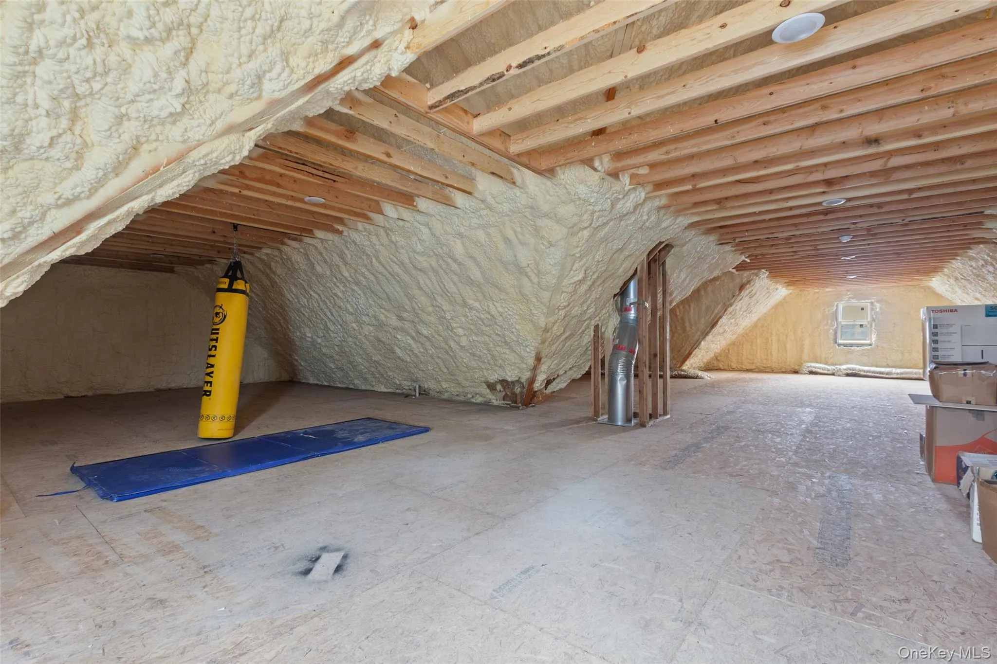1200 sq.ft unfinished full walk-up attic 1200 sq.ft unfinished full walk-up attic