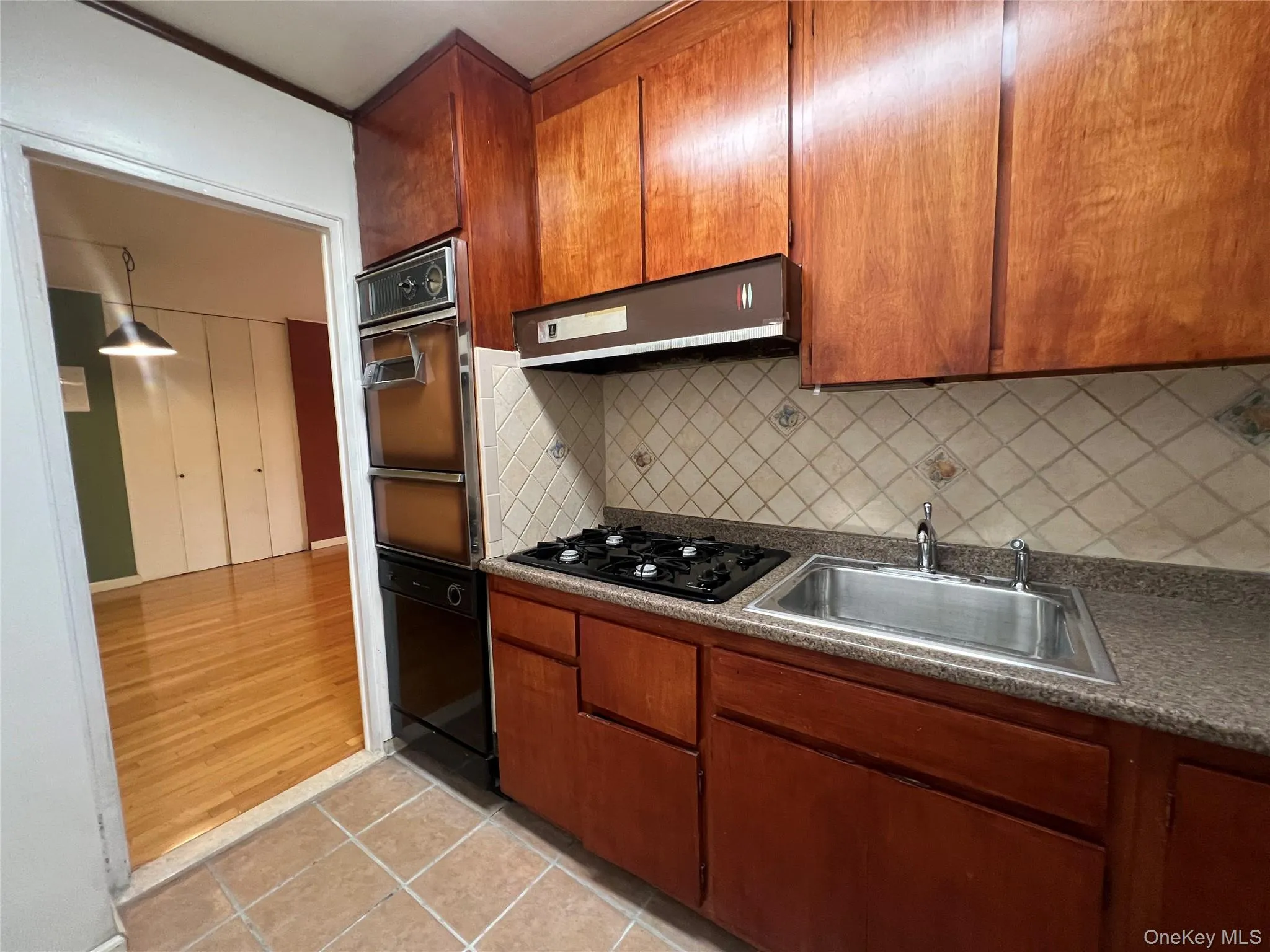 52-30 39th Drive, New York, NY, 1 Bedroom Bedrooms, 3 Rooms Rooms,1 BathroomBathrooms,Residential,For Rent,39th,0,1027088 52-30 39th Drive, New York, NY, 1 Bedroom Bedrooms, 3 Rooms Rooms,1 BathroomBathrooms,Residential,For Rent,39th,0,1027088