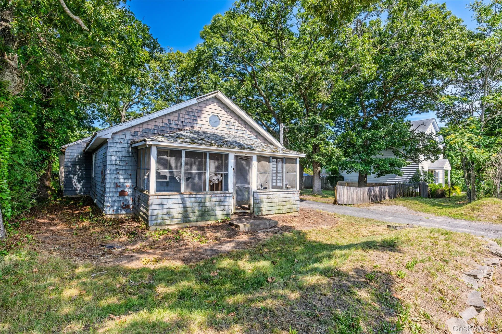 426 Riverleigh Avenue, Southampton, NY, 2 Bedrooms Bedrooms, 4 Rooms Rooms,2 BathroomsBathrooms,Residential,For Rent,Riverleigh,0,1027089 426 Riverleigh Avenue, Southampton, NY, 2 Bedrooms Bedrooms, 4 Rooms Rooms,2 BathroomsBathrooms,Residential,For Rent,Riverleigh,0,1027089