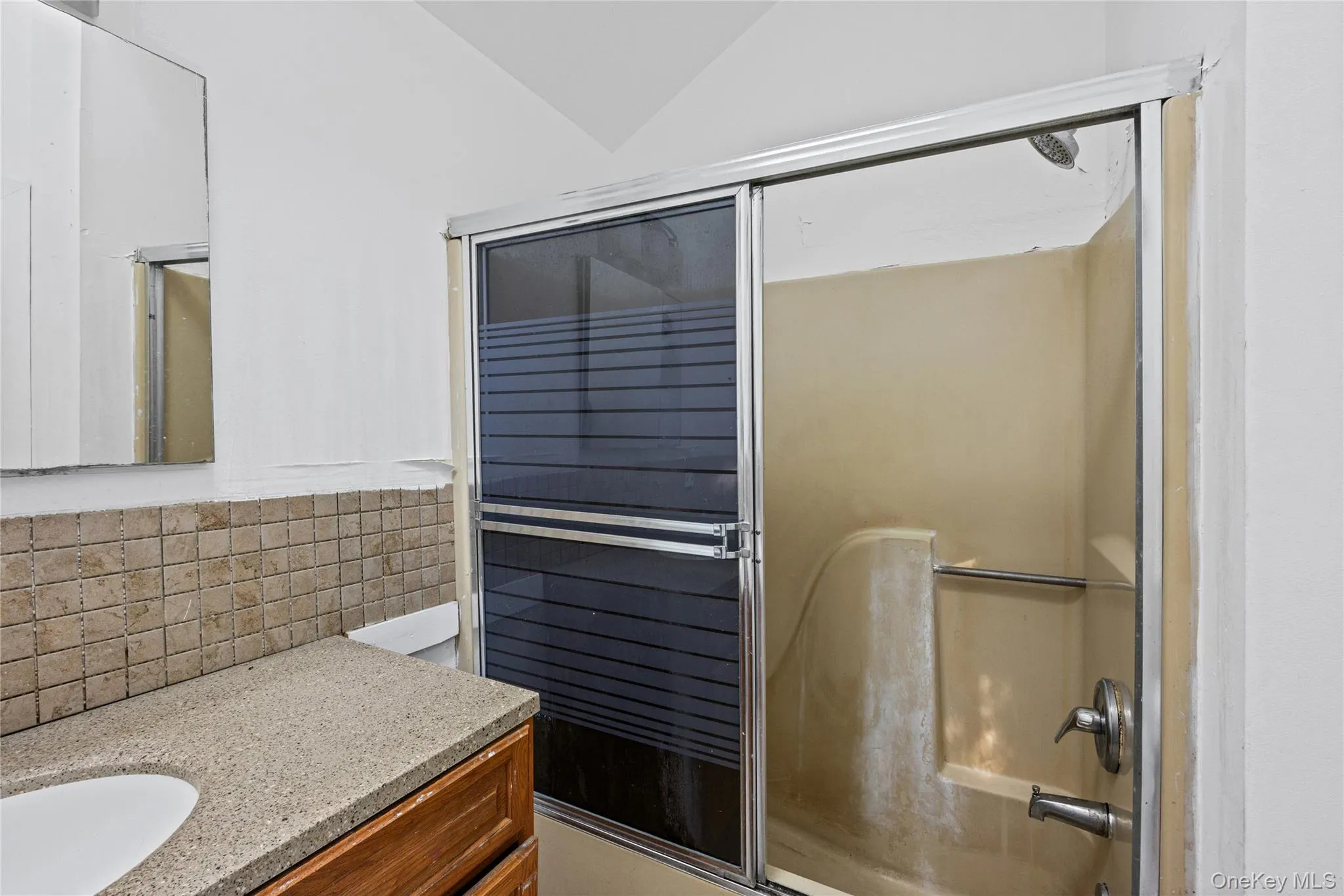 426 Riverleigh Avenue, Southampton, NY, 2 Bedrooms Bedrooms, 4 Rooms Rooms,2 BathroomsBathrooms,Residential,For Rent,Riverleigh,0,1027089 426 Riverleigh Avenue, Southampton, NY, 2 Bedrooms Bedrooms, 4 Rooms Rooms,2 BathroomsBathrooms,Residential,For Rent,Riverleigh,0,1027089