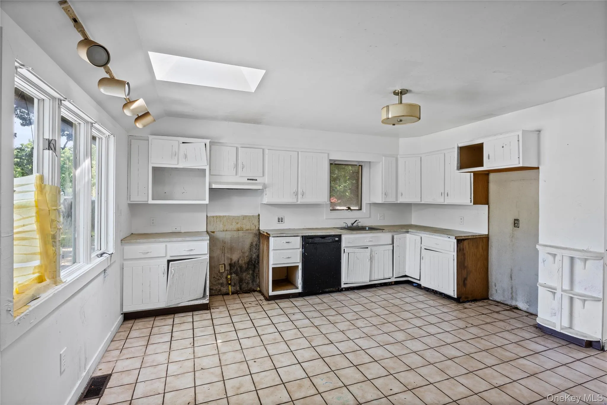 426 Riverleigh Avenue, Southampton, NY, 2 Bedrooms Bedrooms, 4 Rooms Rooms,2 BathroomsBathrooms,Residential,For Rent,Riverleigh,0,1027089 426 Riverleigh Avenue, Southampton, NY, 2 Bedrooms Bedrooms, 4 Rooms Rooms,2 BathroomsBathrooms,Residential,For Rent,Riverleigh,0,1027089