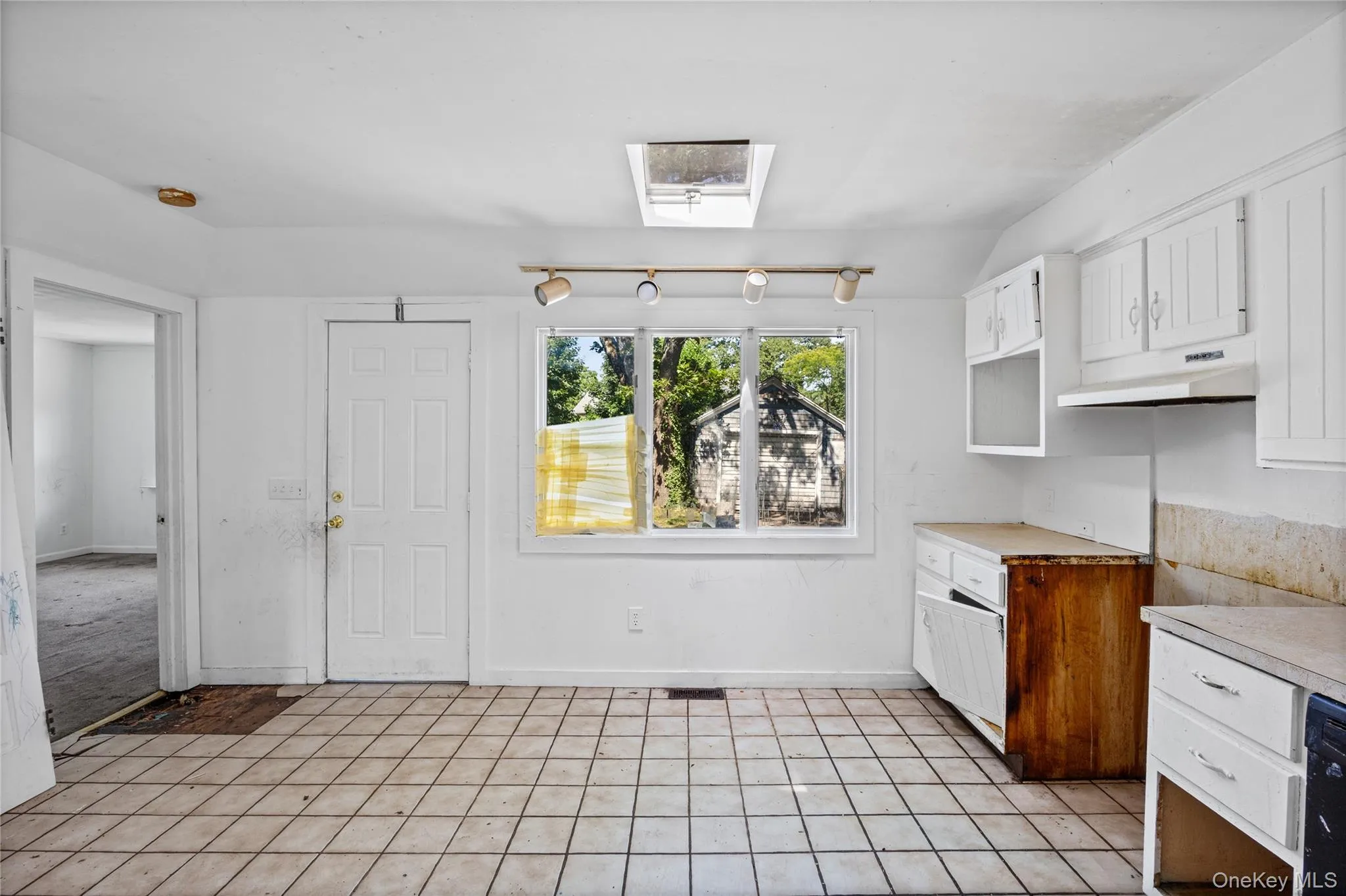 426 Riverleigh Avenue, Southampton, NY, 2 Bedrooms Bedrooms, 4 Rooms Rooms,2 BathroomsBathrooms,Residential,For Rent,Riverleigh,0,1027089 426 Riverleigh Avenue, Southampton, NY, 2 Bedrooms Bedrooms, 4 Rooms Rooms,2 BathroomsBathrooms,Residential,For Rent,Riverleigh,0,1027089