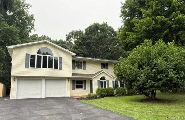 143 Pineview Avenue, Clarkstown, NY, 5 Bedrooms Bedrooms, 11 Rooms Rooms,3 BathroomsBathrooms,Residential,For Rent,Pineview,0,1027093 143 Pineview Avenue, Clarkstown, NY, 5 Bedrooms Bedrooms, 11 Rooms Rooms,3 BathroomsBathrooms,Residential,For Rent,Pineview,0,1027093