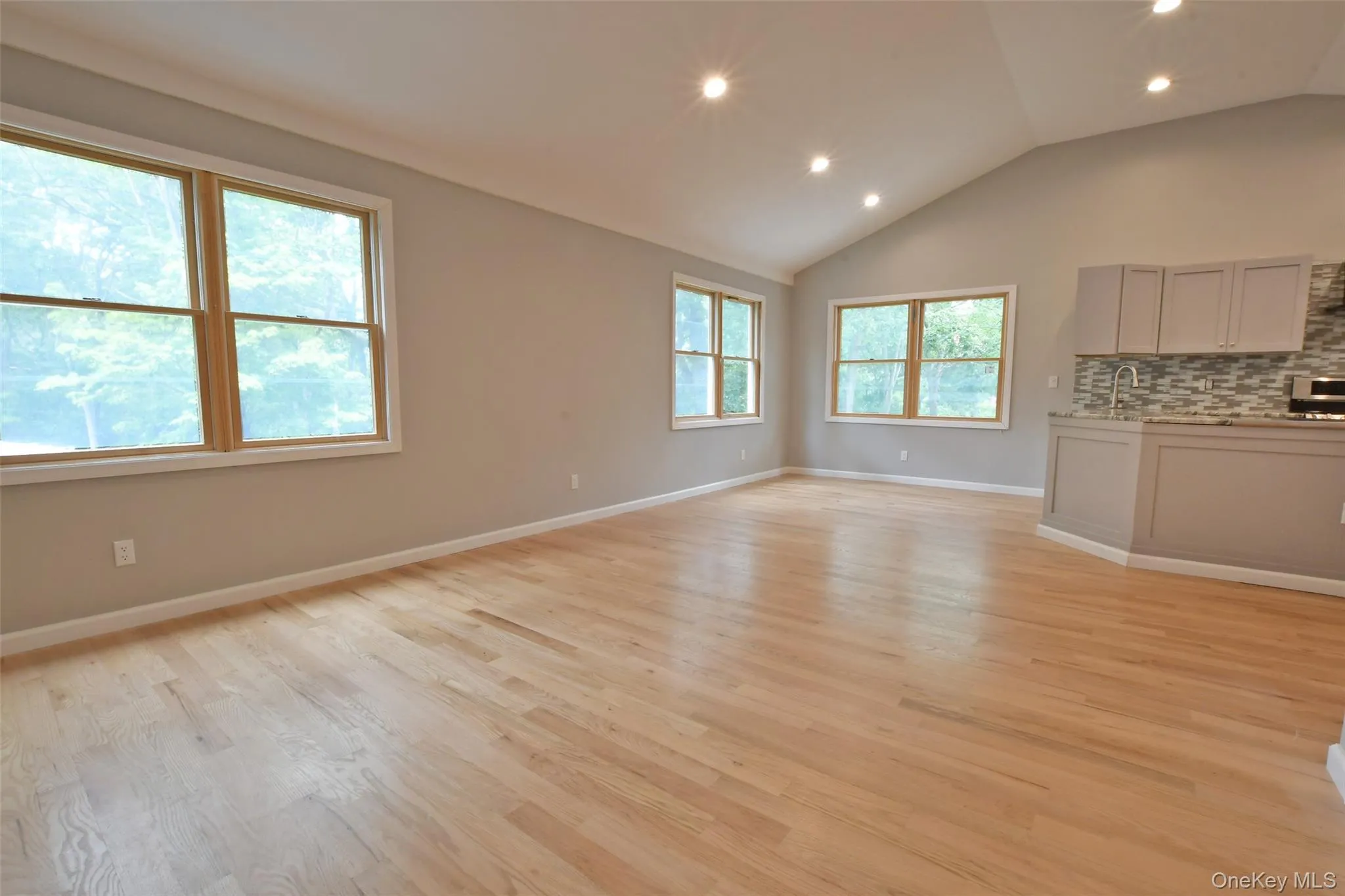 6 Southold Road, Brookhaven, NY, 3 Bedrooms Bedrooms, 6 Rooms Rooms,2 BathroomsBathrooms,Residential,For Rent,Southold,0,1027097 6 Southold Road, Brookhaven, NY, 3 Bedrooms Bedrooms, 6 Rooms Rooms,2 BathroomsBathrooms,Residential,For Rent,Southold,0,1027097