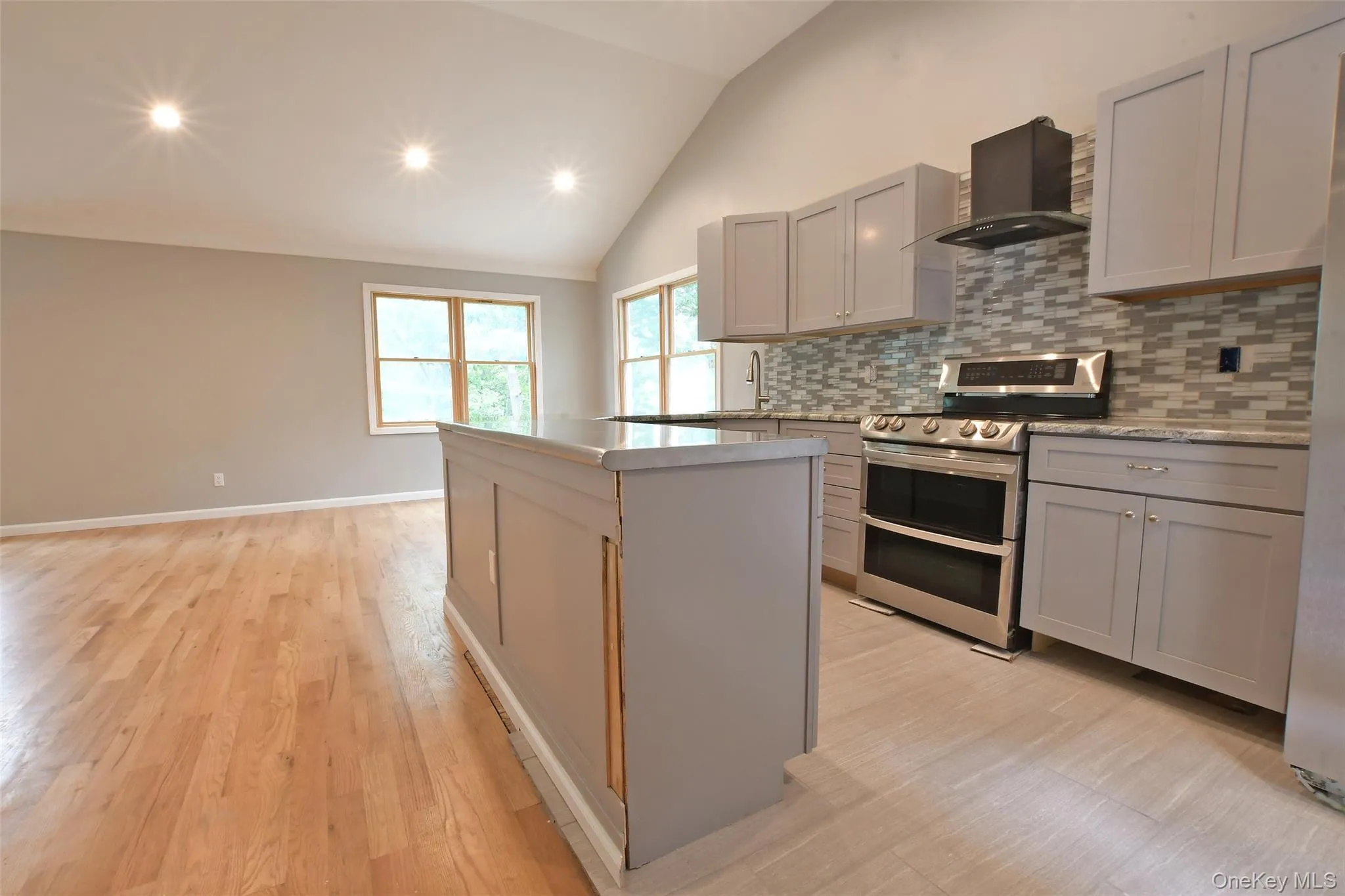 6 Southold Road, Brookhaven, NY, 3 Bedrooms Bedrooms, 6 Rooms Rooms,2 BathroomsBathrooms,Residential,For Rent,Southold,0,1027097 6 Southold Road, Brookhaven, NY, 3 Bedrooms Bedrooms, 6 Rooms Rooms,2 BathroomsBathrooms,Residential,For Rent,Southold,0,1027097