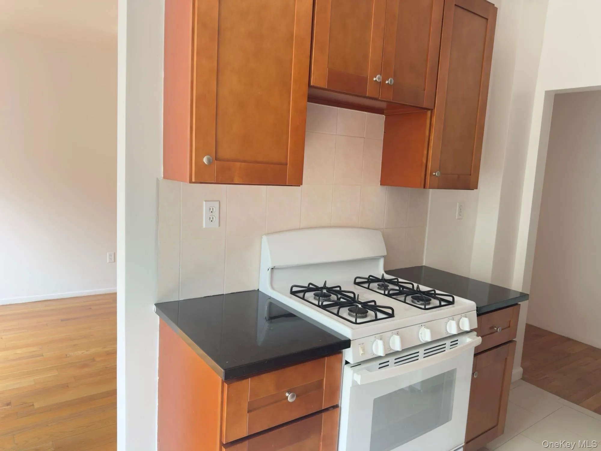 36-20 Parsons Blvd, New York, NY, 1 Bedroom Bedrooms, 3 Rooms Rooms,1 BathroomBathrooms,Residential Lease,For Rent,Parsons Blvd,0,1027104 36-20 Parsons Blvd, New York, NY, 1 Bedroom Bedrooms, 3 Rooms Rooms,1 BathroomBathrooms,Residential Lease,For Rent,Parsons Blvd,0,1027104