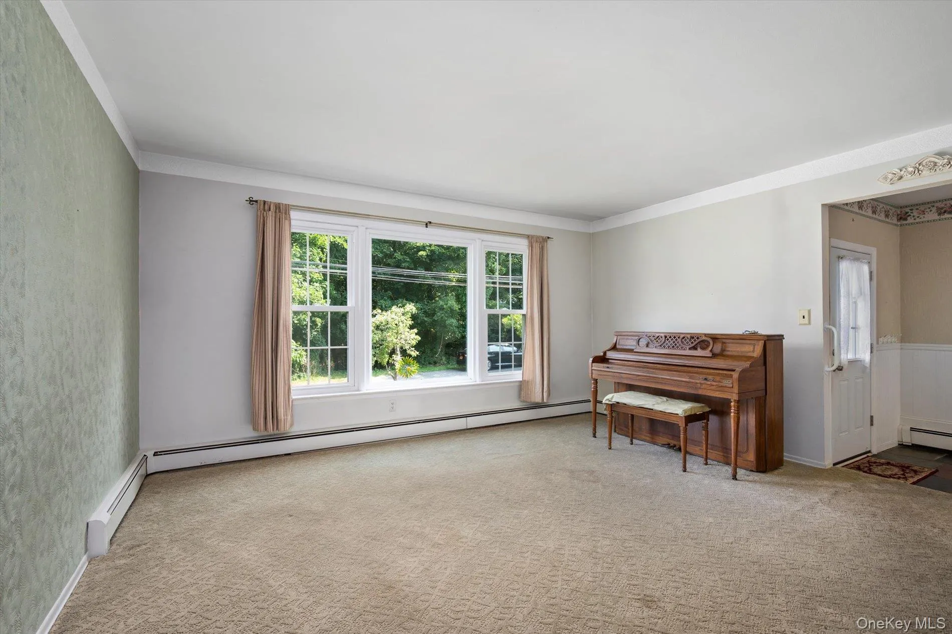 21 Vause Street, Huntington, NY, 3 Bedrooms Bedrooms, 6 Rooms Rooms,1 BathroomBathrooms,Residential,For Rent,Vause,0,1027110 21 Vause Street, Huntington, NY, 3 Bedrooms Bedrooms, 6 Rooms Rooms,1 BathroomBathrooms,Residential,For Rent,Vause,0,1027110