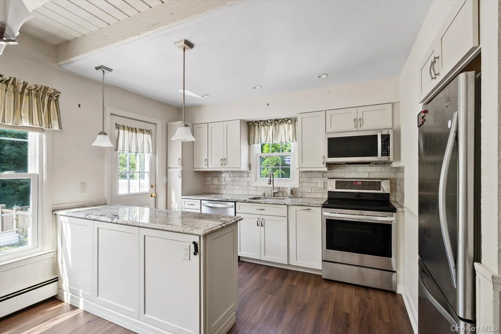 21 Vause Street, Huntington, NY, 3 Bedrooms Bedrooms, 6 Rooms Rooms,1 BathroomBathrooms,Residential,For Rent,Vause,0,1027110 21 Vause Street, Huntington, NY, 3 Bedrooms Bedrooms, 6 Rooms Rooms,1 BathroomBathrooms,Residential,For Rent,Vause,0,1027110