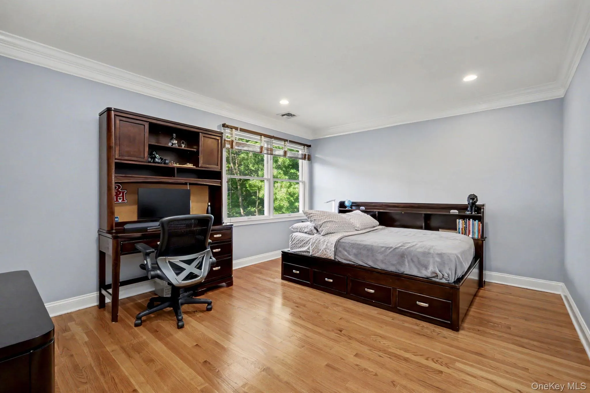 Adjoining room to shared bathroom Adjoining room to shared bathroom