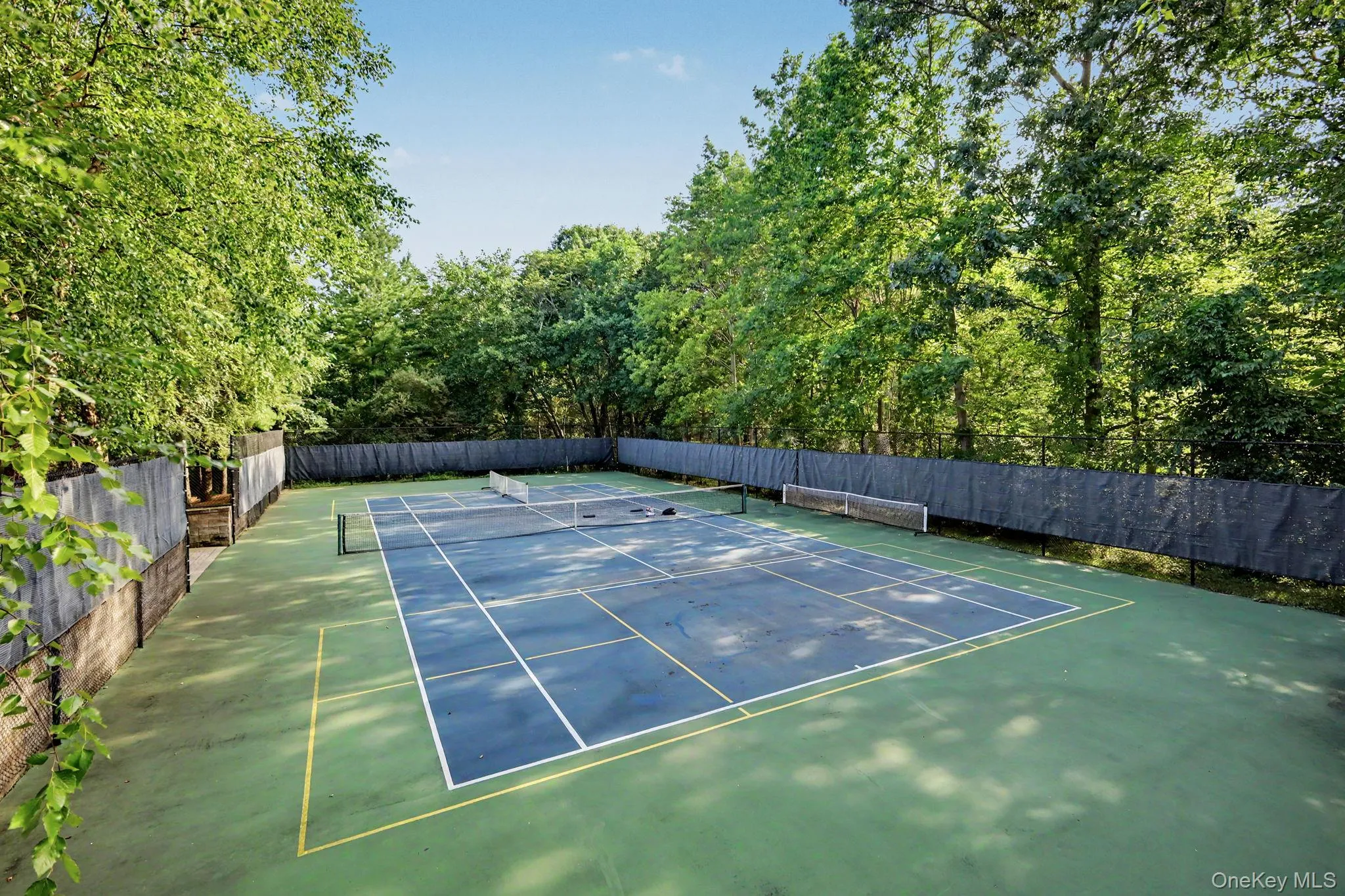 Private community tennis court Private community tennis court