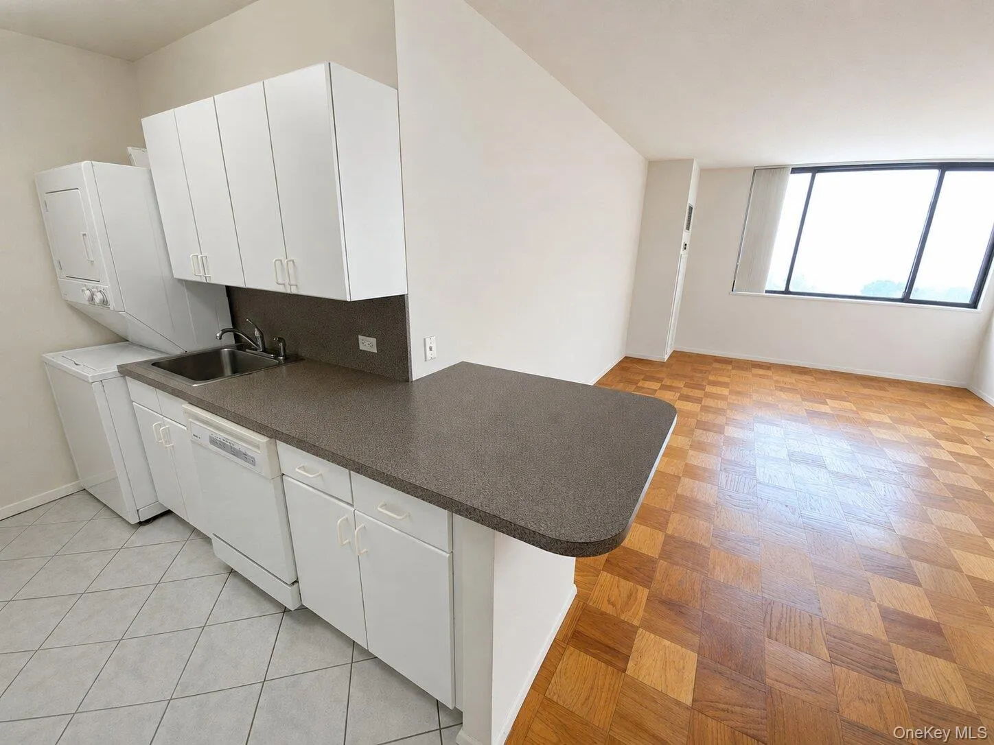 27010 Grand Central Parkway, New York, NY, 1 Bedroom Bedrooms, 4 Rooms Rooms,1 BathroomBathrooms,Residential,For Rent,Grand Central,0,1027119 27010 Grand Central Parkway, New York, NY, 1 Bedroom Bedrooms, 4 Rooms Rooms,1 BathroomBathrooms,Residential,For Rent,Grand Central,0,1027119