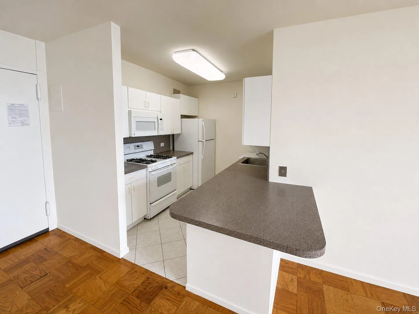 27010 Grand Central Parkway, New York, NY, 1 Bedroom Bedrooms, 4 Rooms Rooms,1 BathroomBathrooms,Residential,For Rent,Grand Central,0,1027119 27010 Grand Central Parkway, New York, NY, 1 Bedroom Bedrooms, 4 Rooms Rooms,1 BathroomBathrooms,Residential,For Rent,Grand Central,0,1027119