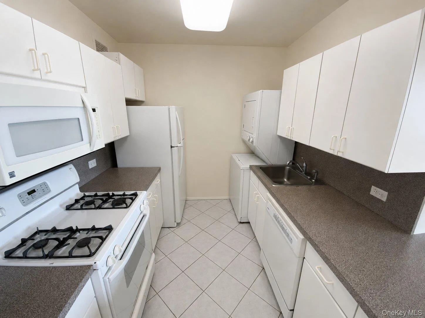 27010 Grand Central Parkway, New York, NY, 1 Bedroom Bedrooms, 4 Rooms Rooms,1 BathroomBathrooms,Residential,For Rent,Grand Central,0,1027119 27010 Grand Central Parkway, New York, NY, 1 Bedroom Bedrooms, 4 Rooms Rooms,1 BathroomBathrooms,Residential,For Rent,Grand Central,0,1027119